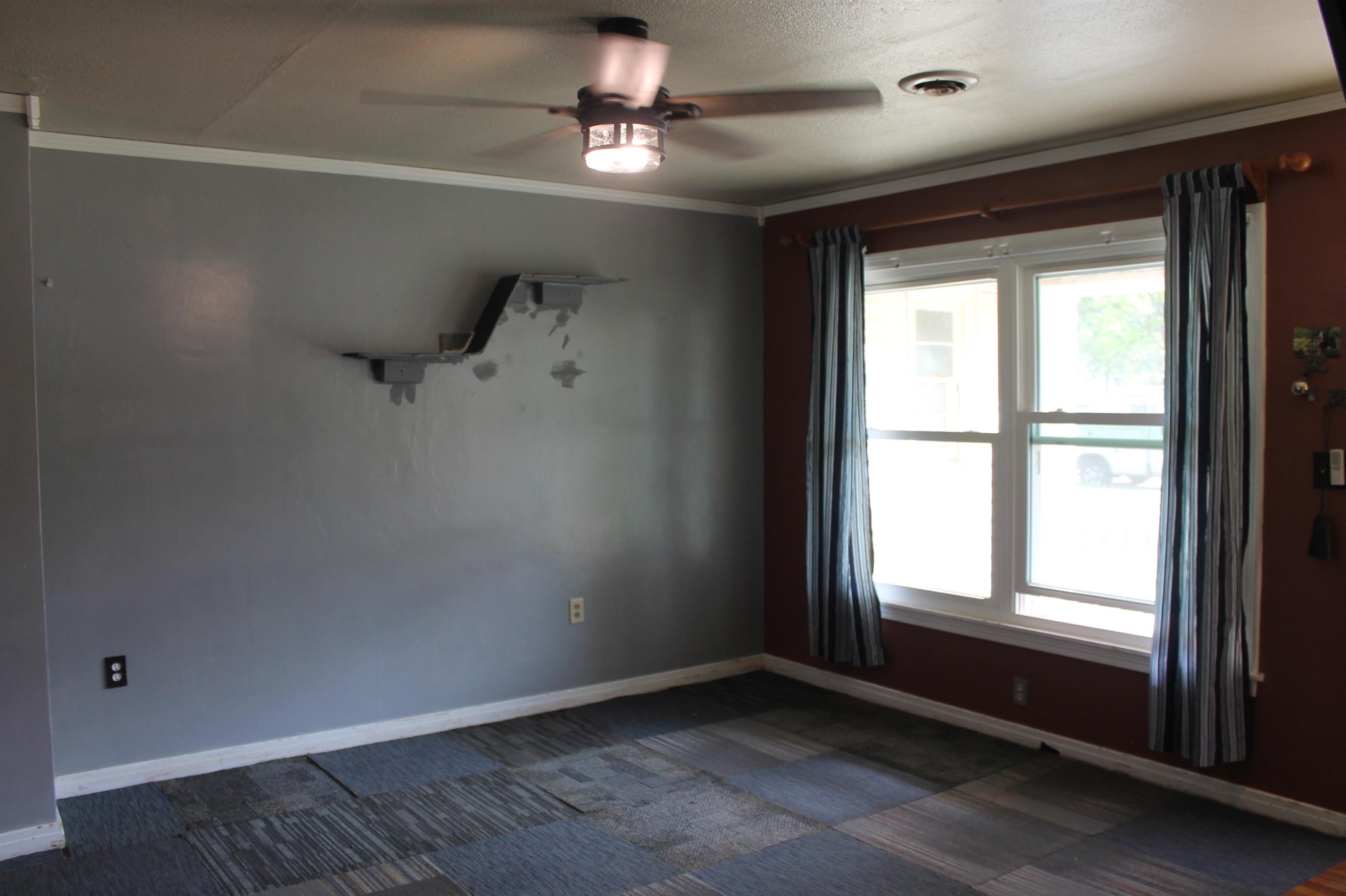 828 N Anthony Ave Property Photo 6