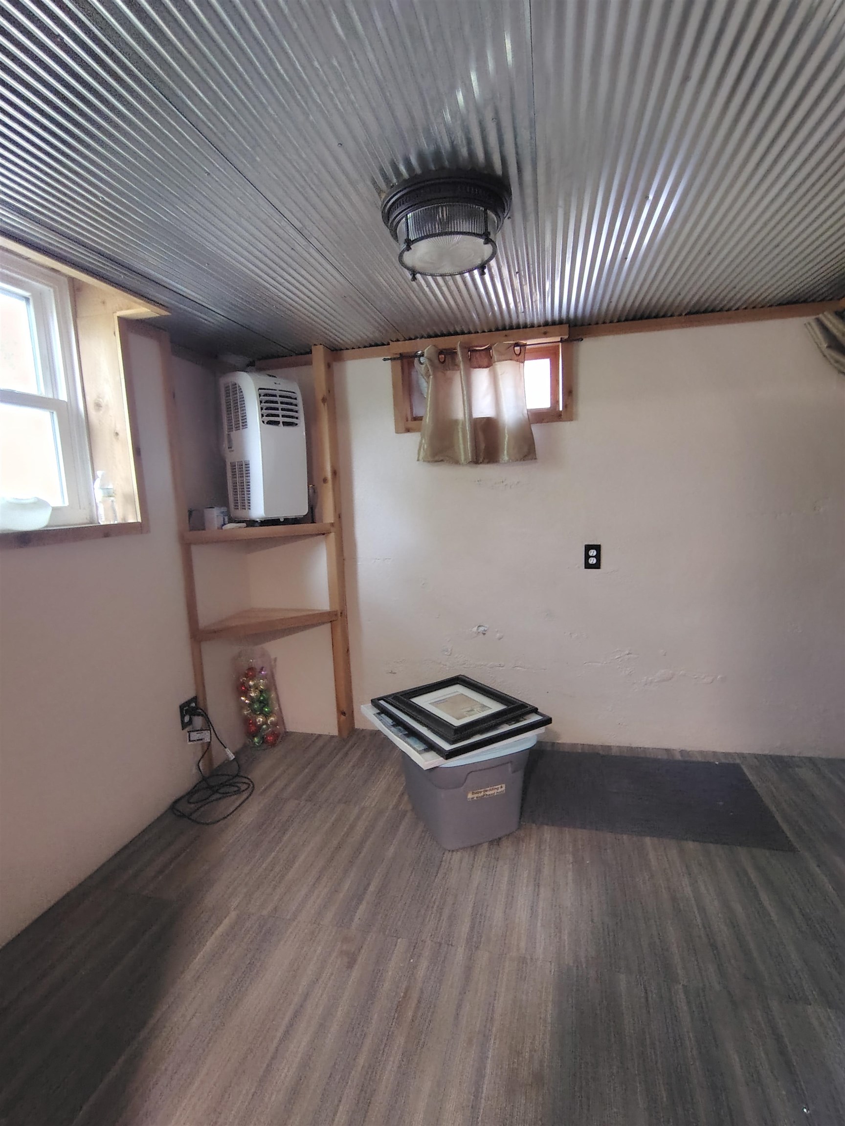 828 N Anthony Ave Property Photo 21