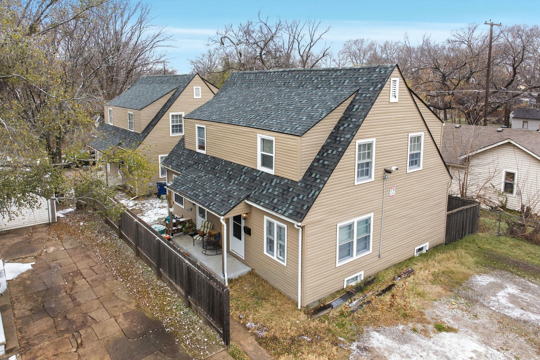 703 S Hydraulic Property Photo 1
