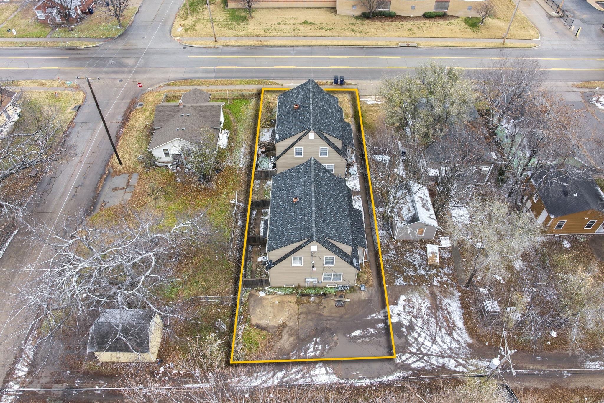 703 S Hydraulic Property Photo 2