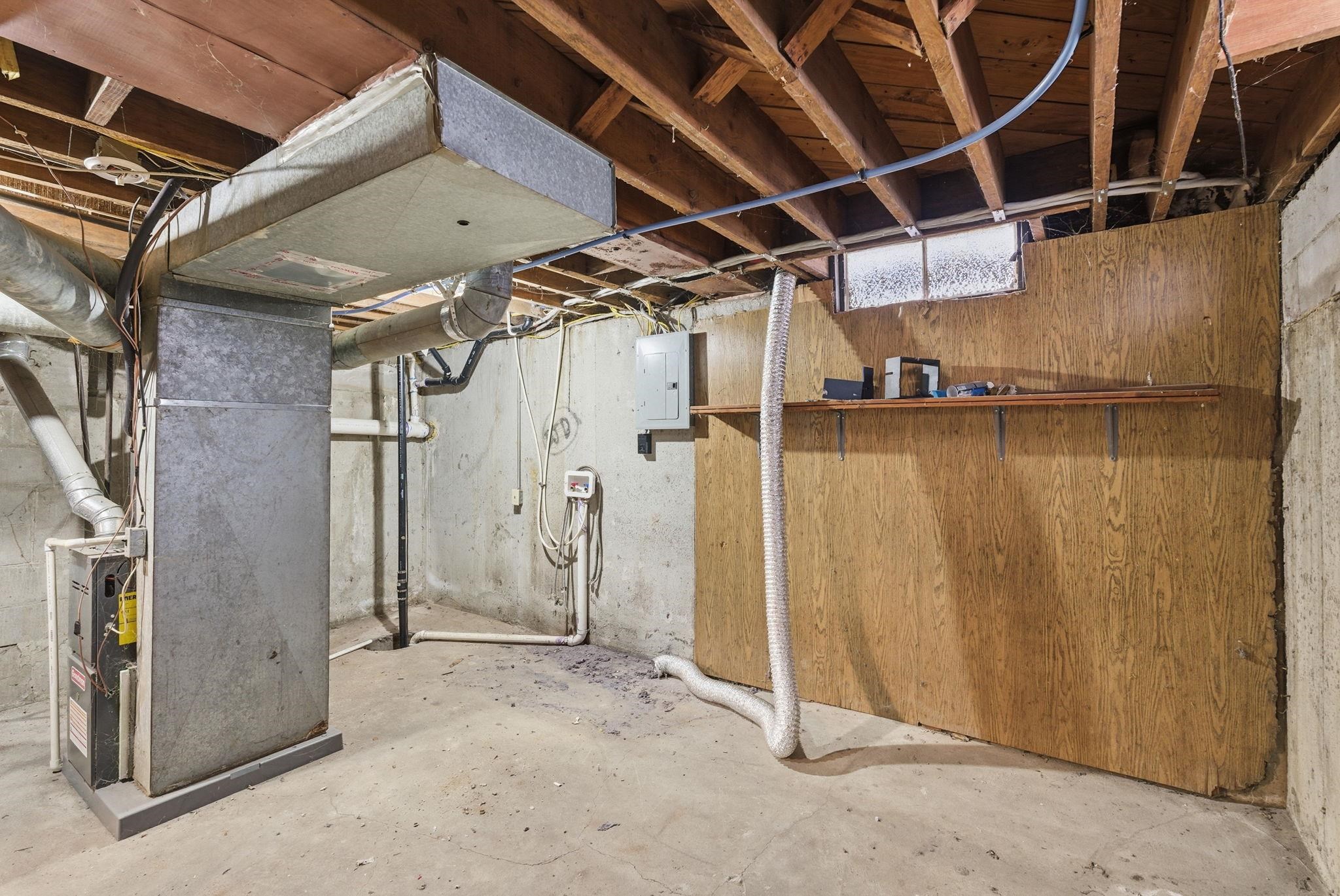 703 S Hydraulic Property Photo 11