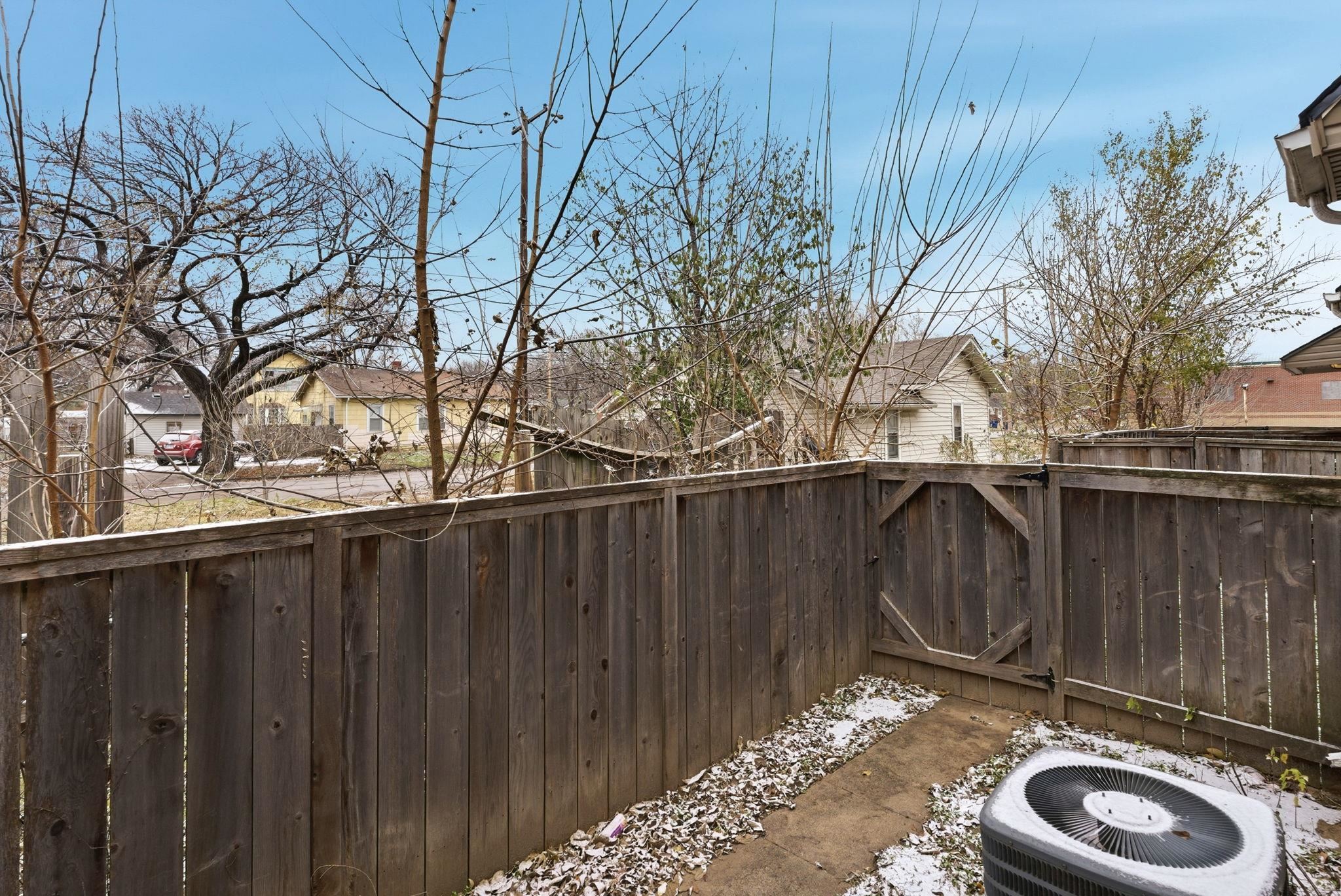 703 S Hydraulic Property Photo 12