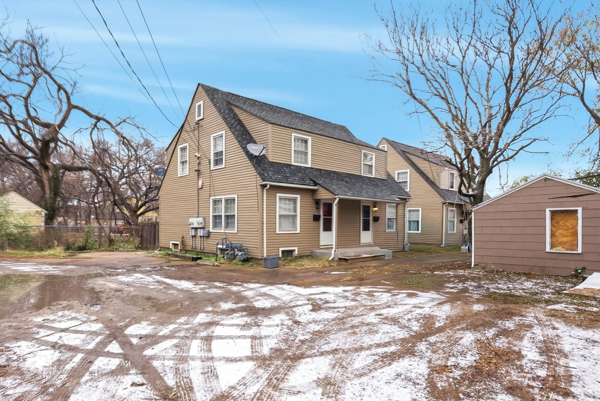 703 S Hydraulic Property Photo 13