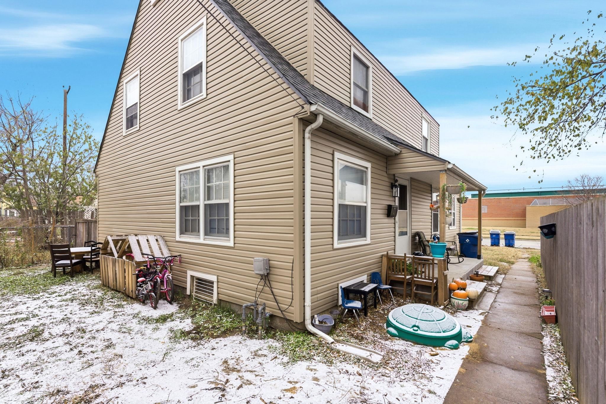 703 S Hydraulic Property Photo 17