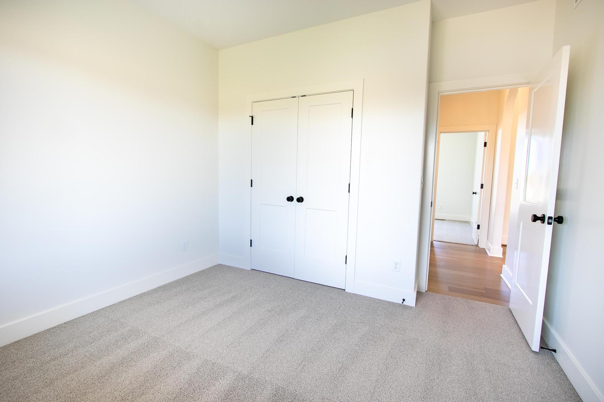 511 Glen Creek St Property Photo 16