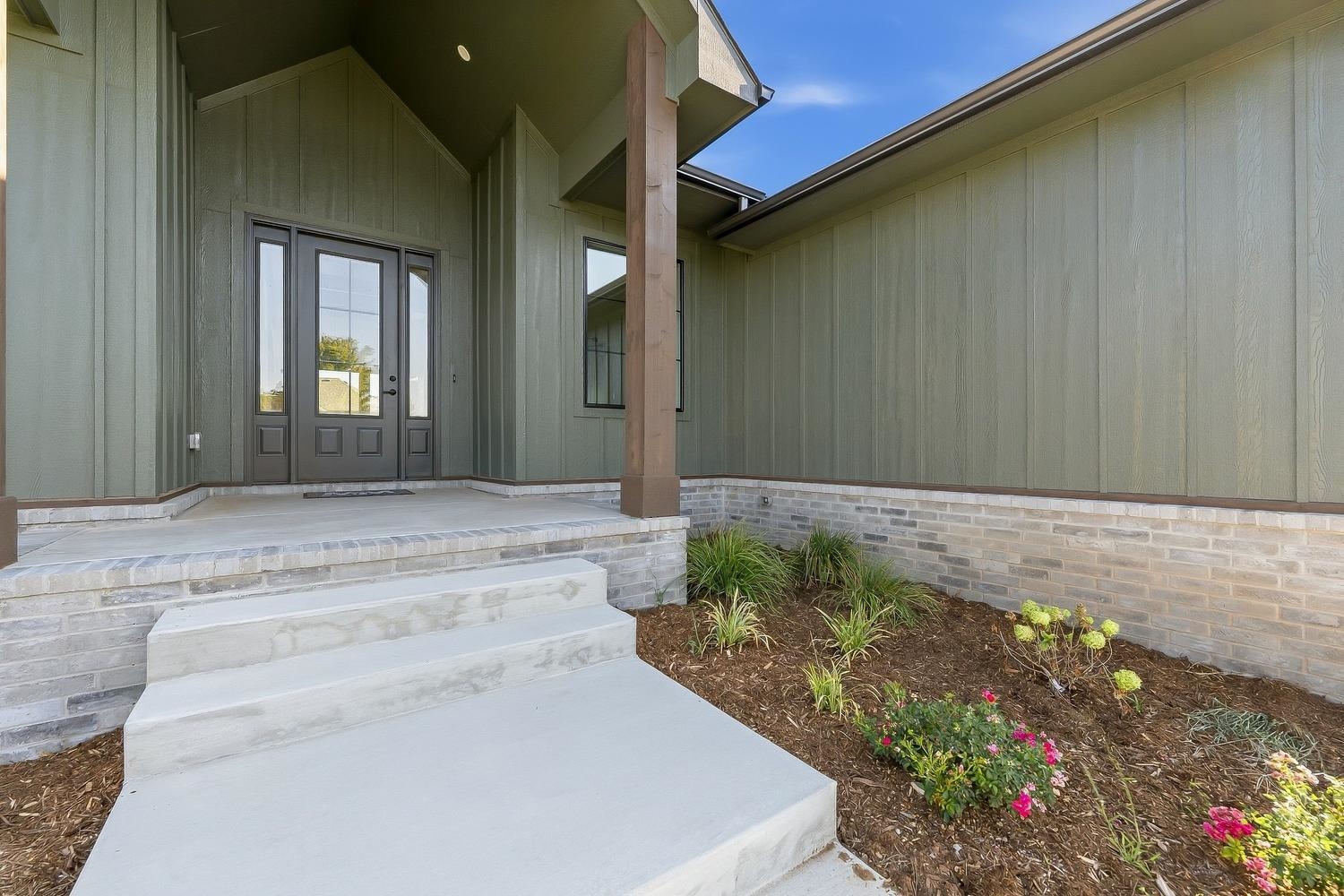 3414 N Deer Rdg Property Photo 2