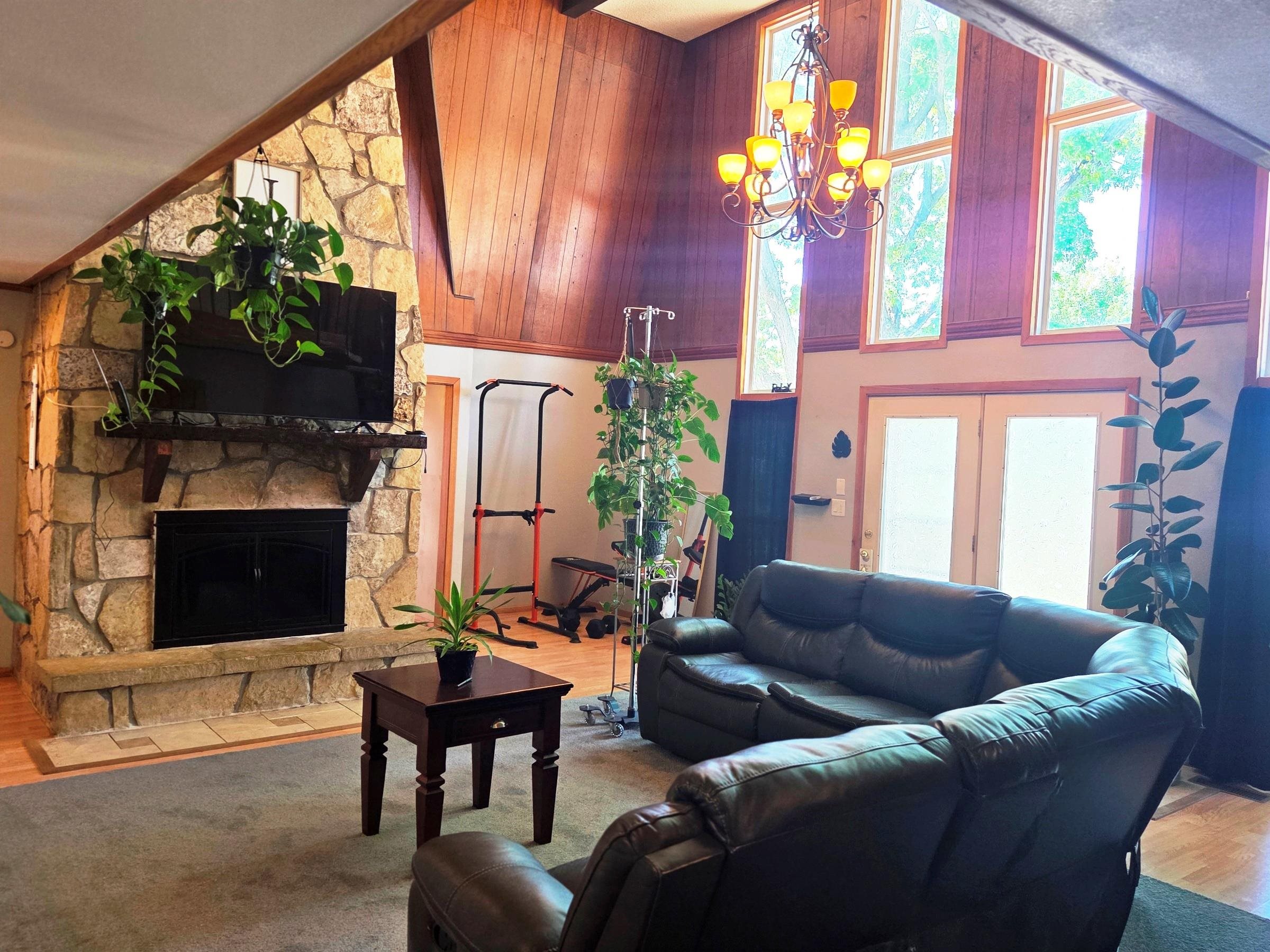 1120 Helen Property Photo 2