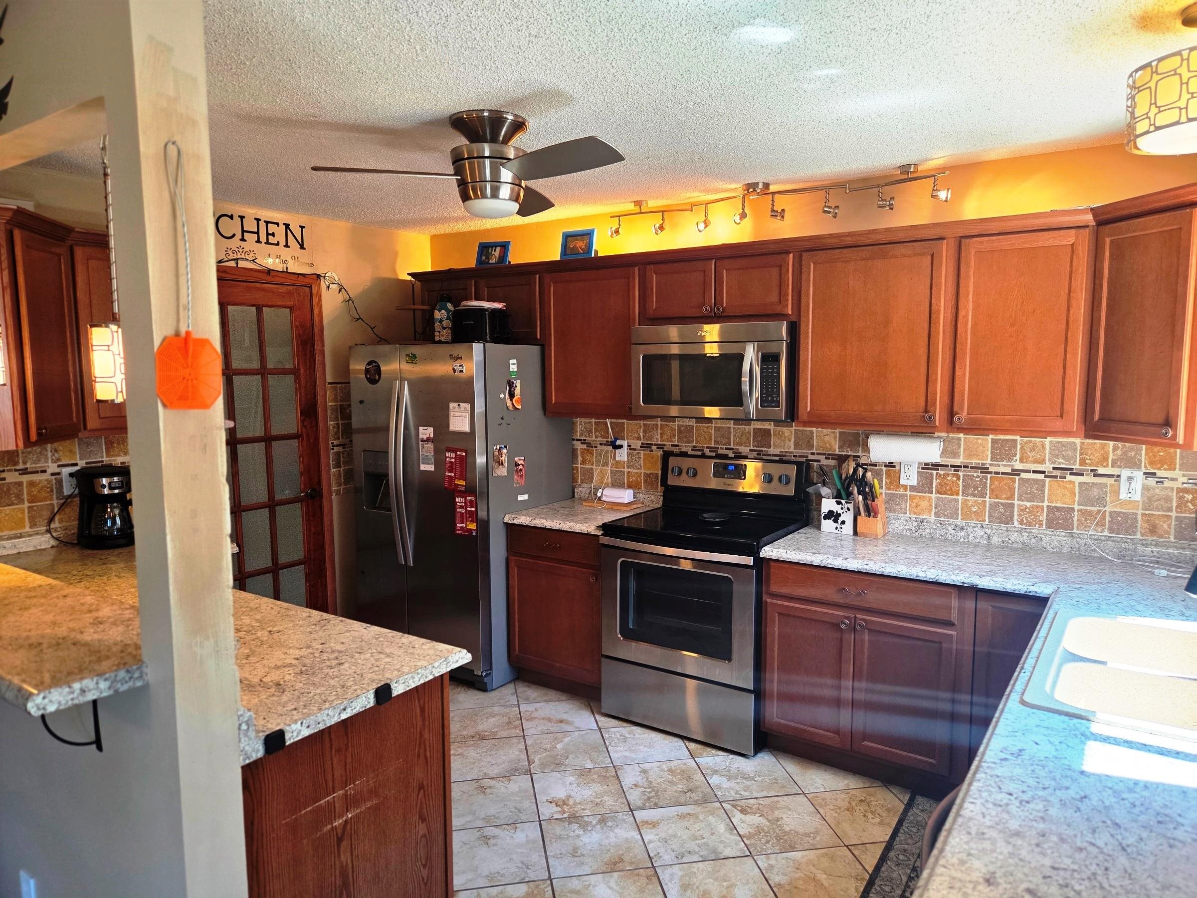 1120 Helen Property Photo 11