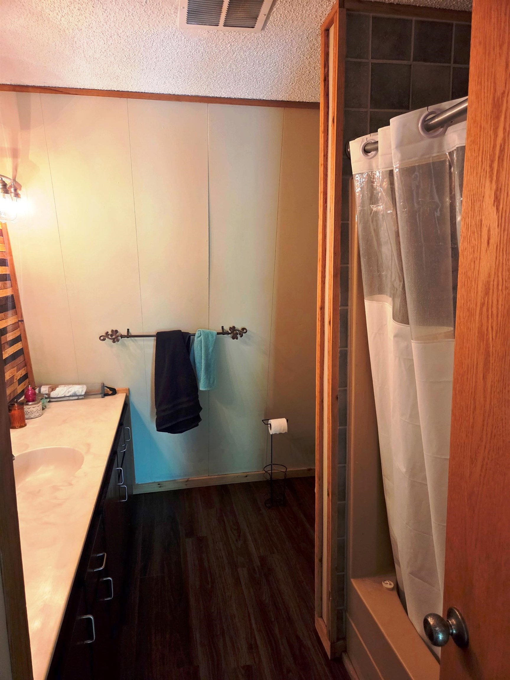 1120 Helen Property Photo 24