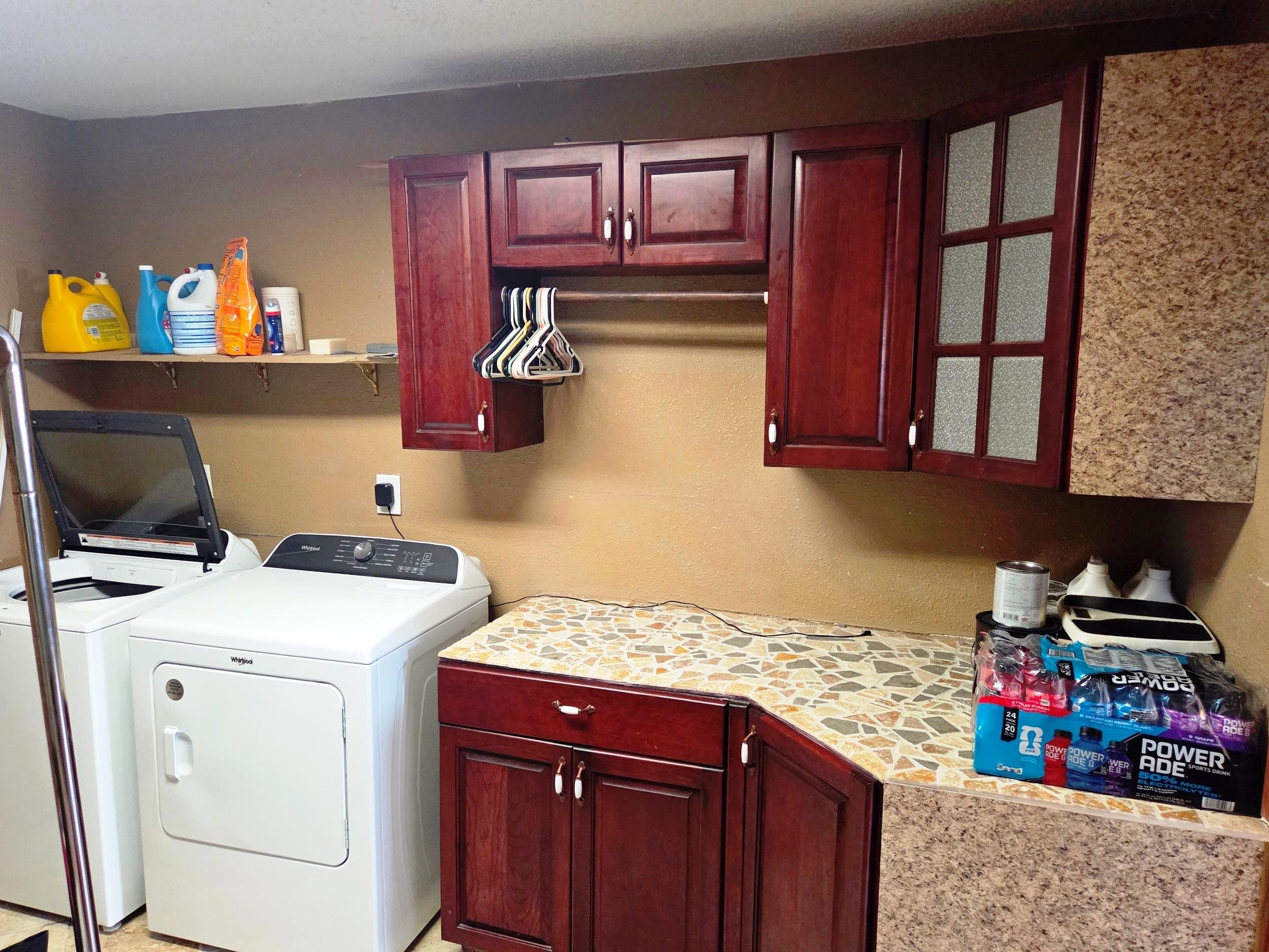 1120 Helen Property Photo 25
