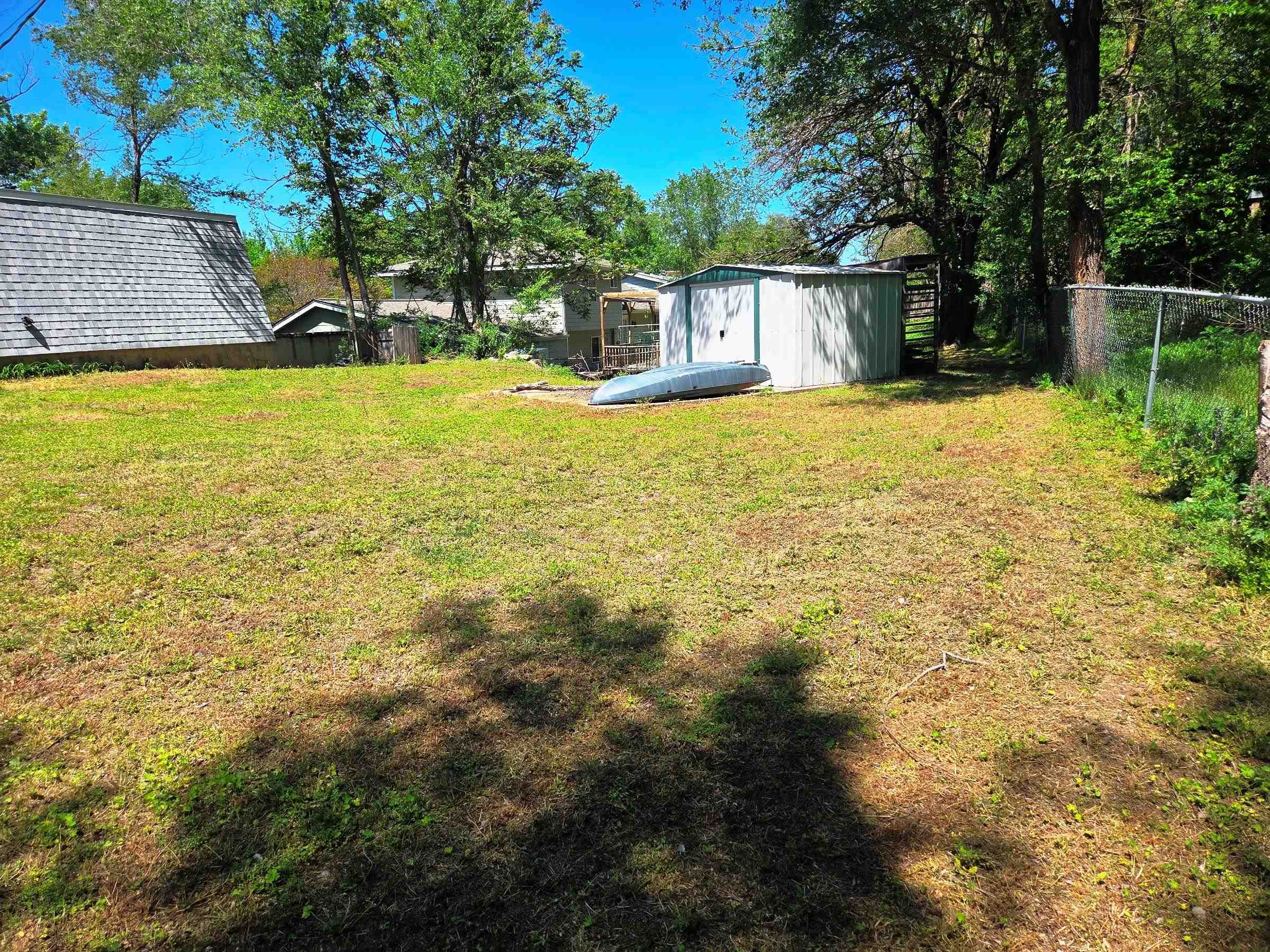 1120 Helen Property Photo 29