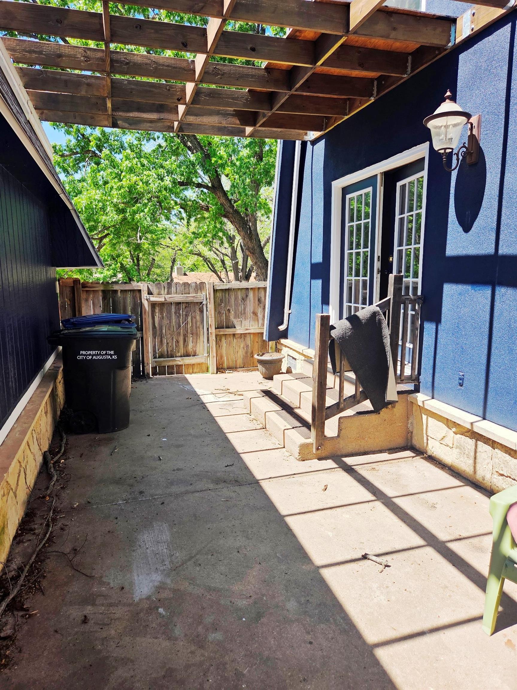 1120 Helen Property Photo 30