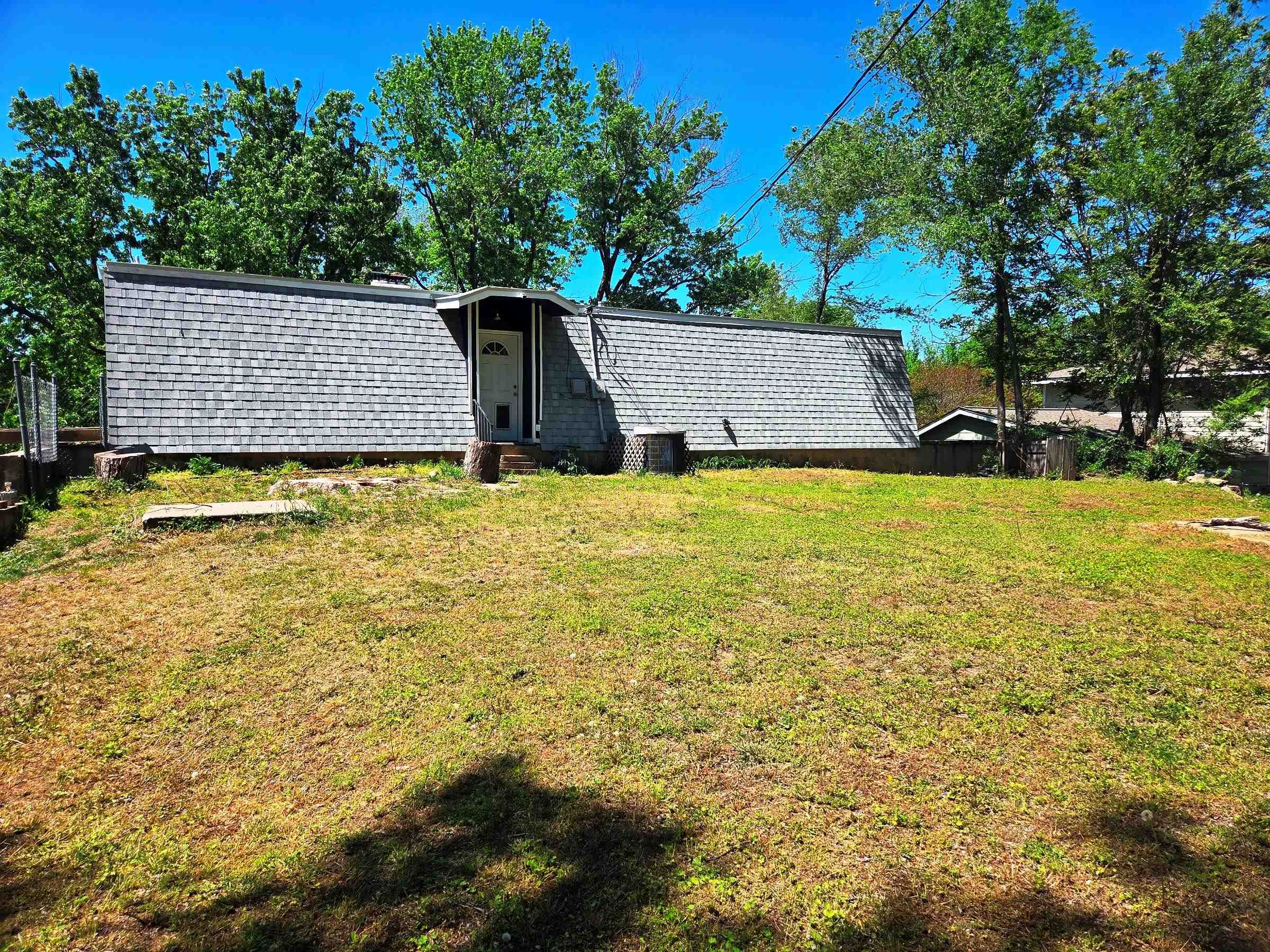 1120 Helen Property Photo 32