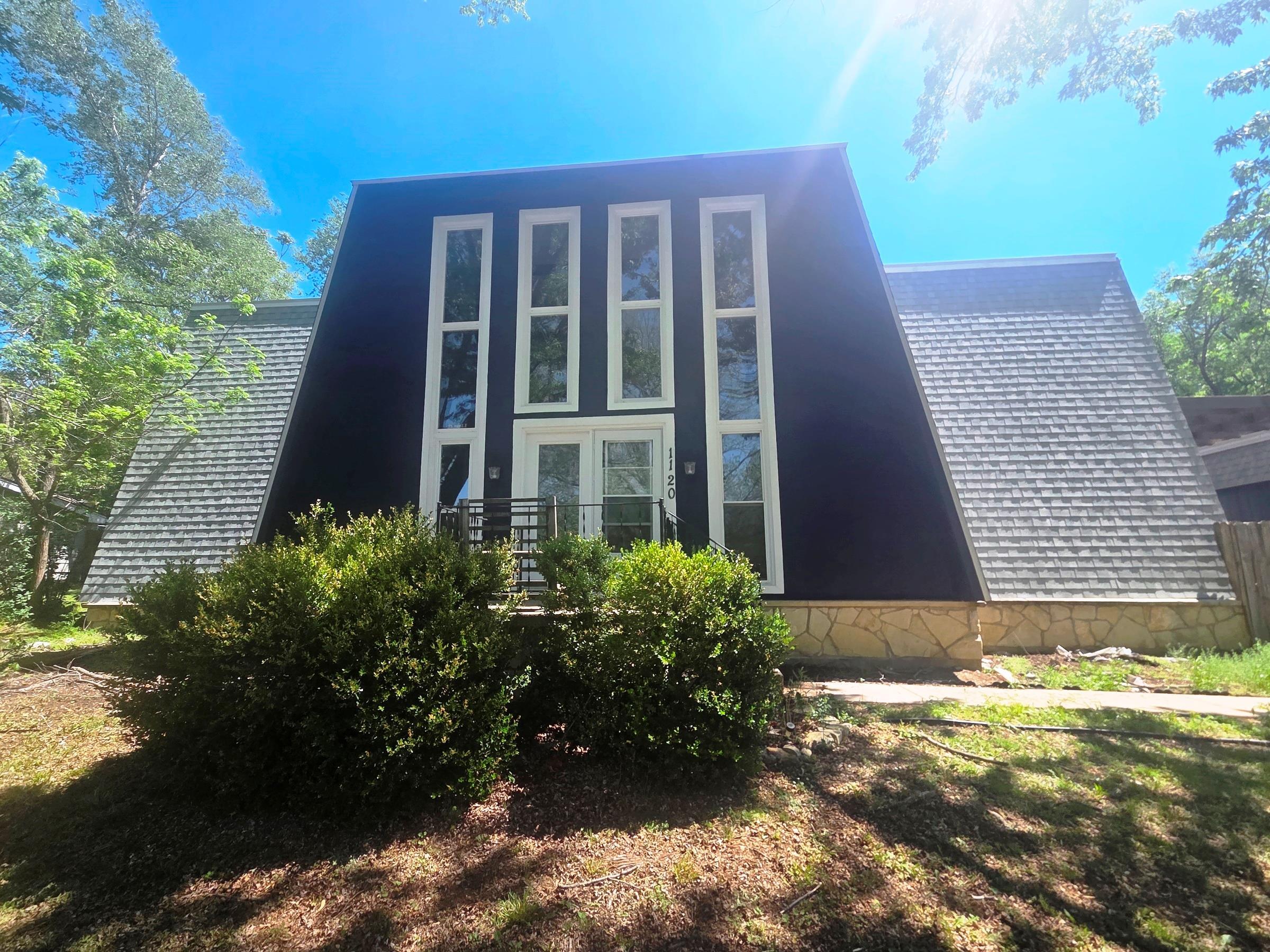 1120 Helen Property Photo 33