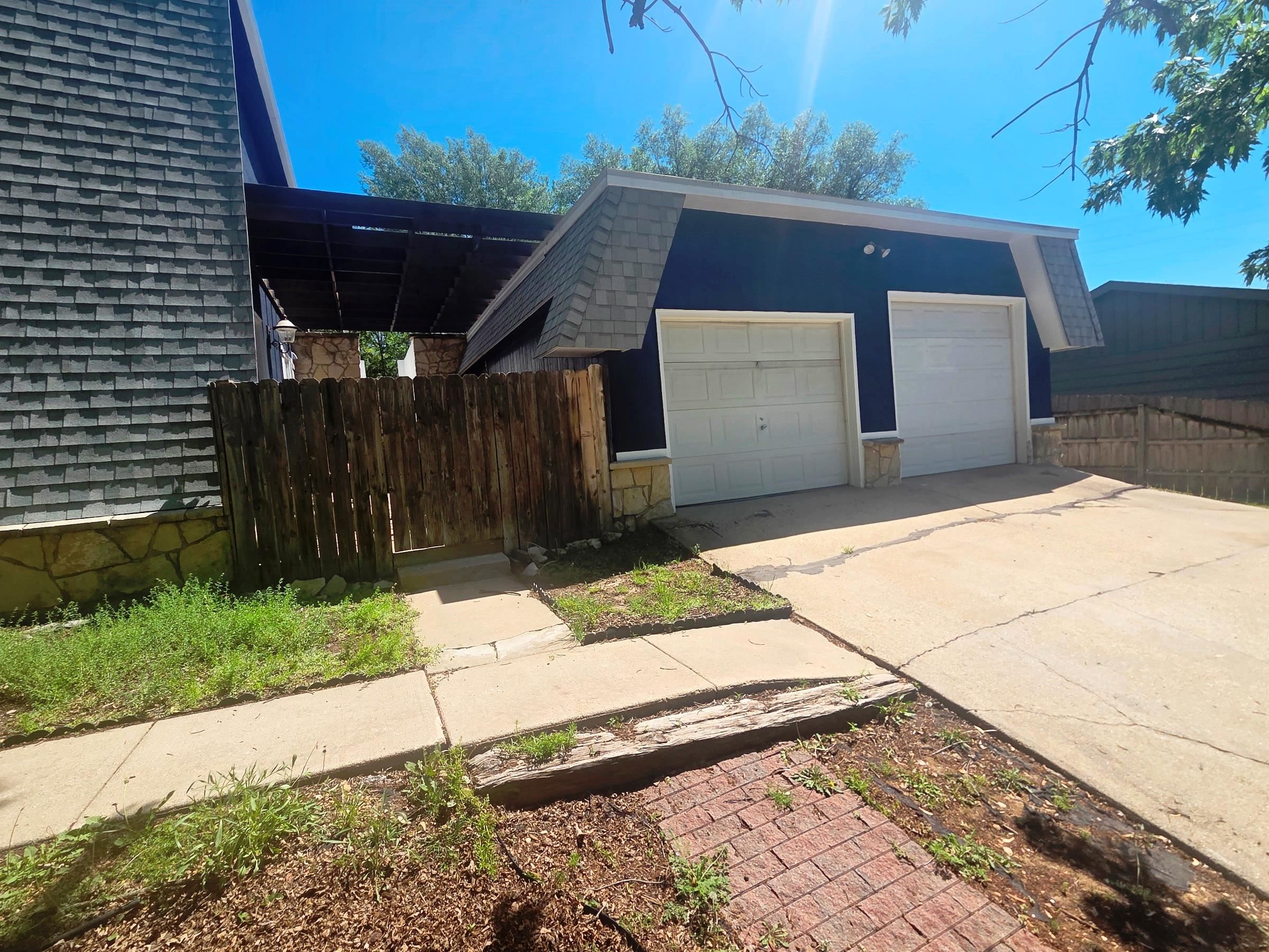 1120 Helen Property Photo 34