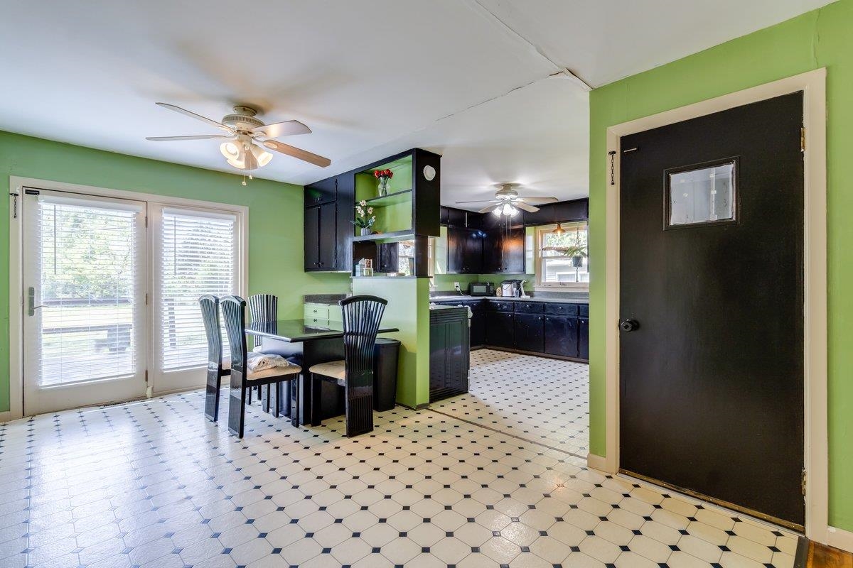 1215 N Logan St Property Photo 5