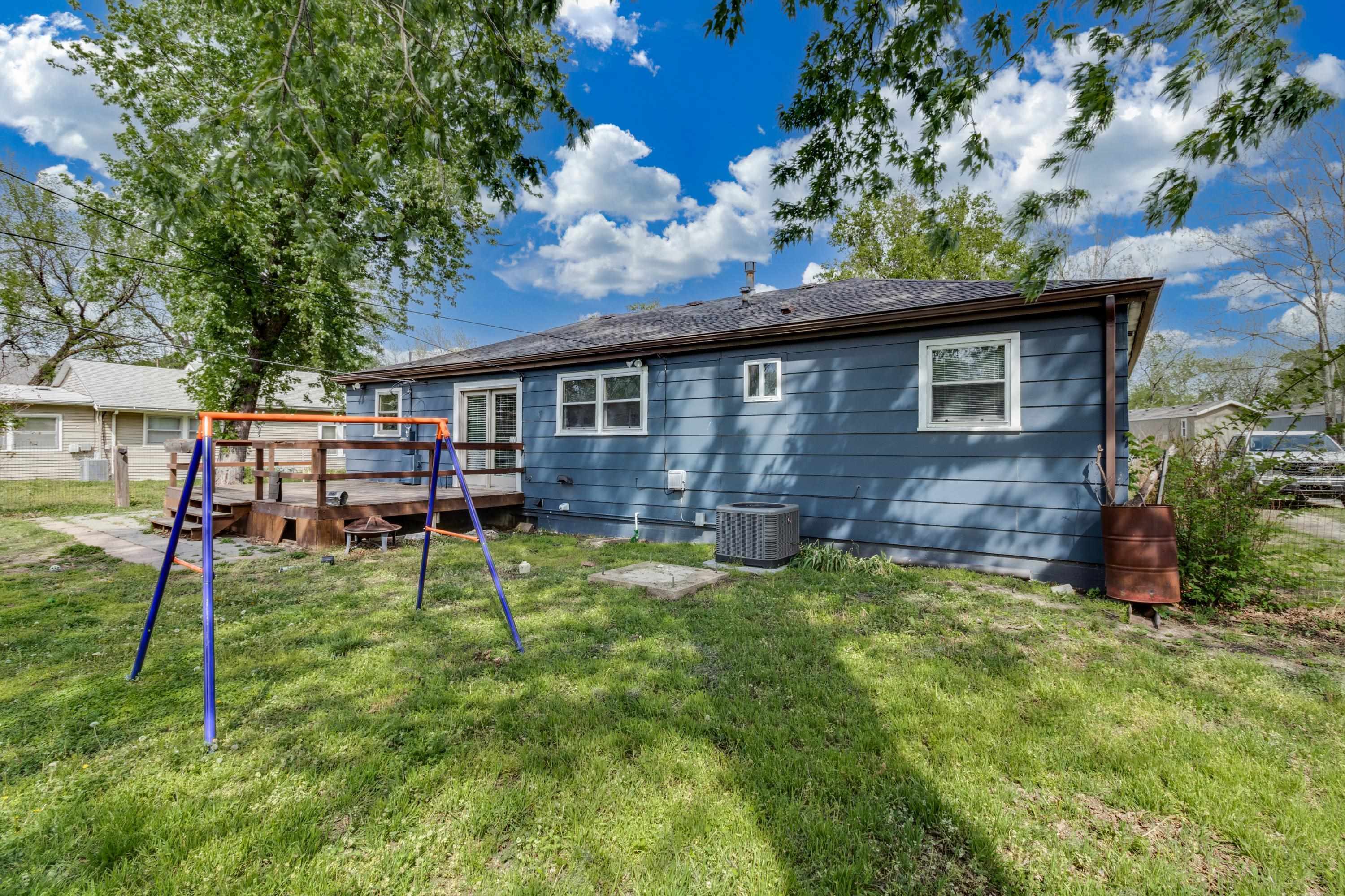 1215 N Logan St Property Photo 26