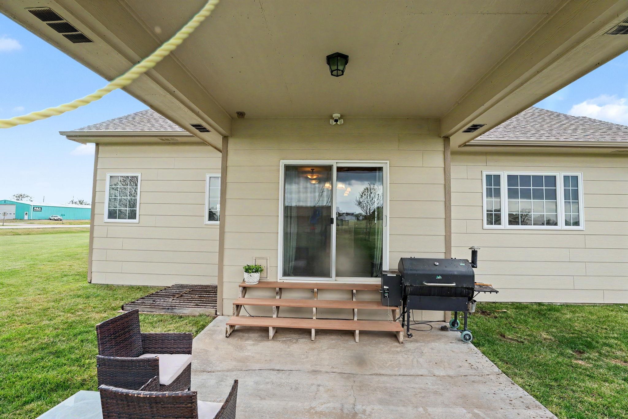602 N High St Property Photo 29