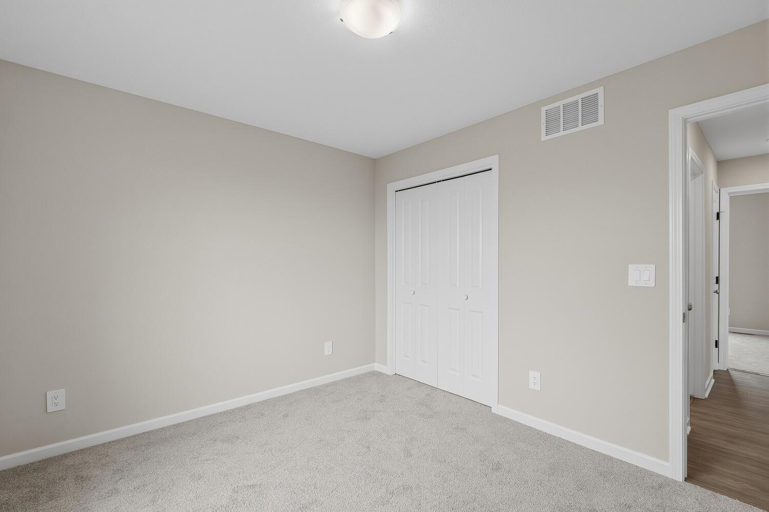 930 N West Ave Property Photo 19