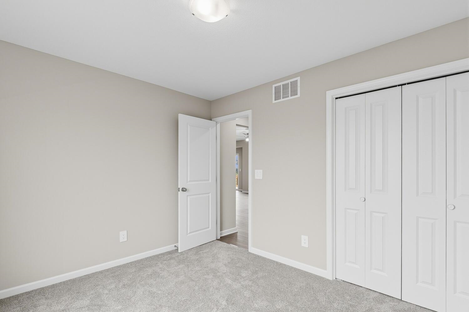930 N West Ave Property Photo 23