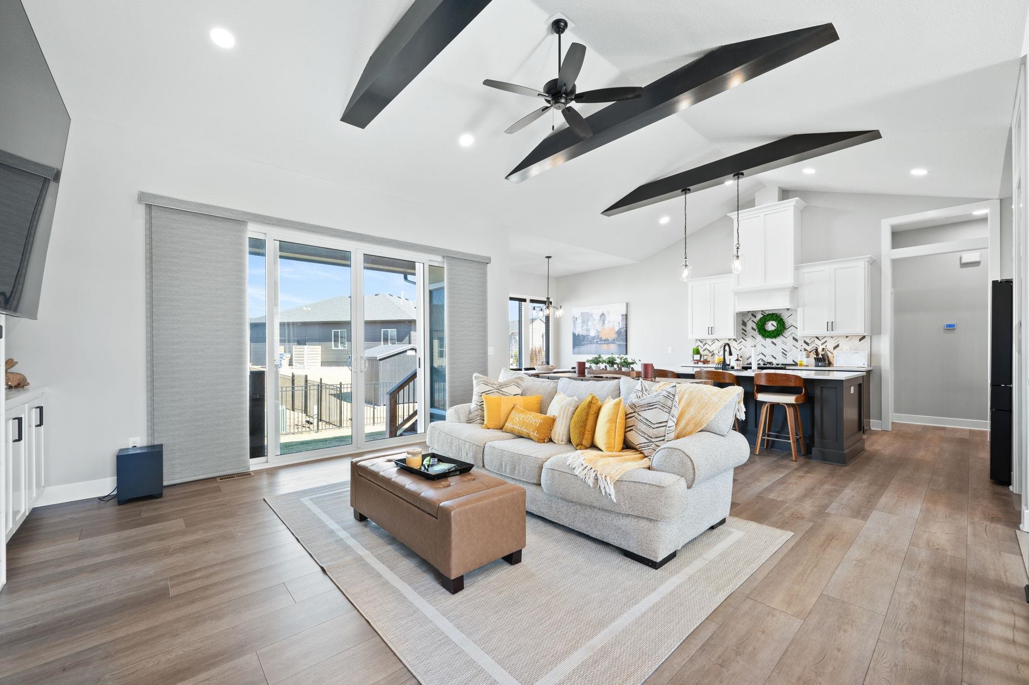 1100 Summerchase Property Photo 5