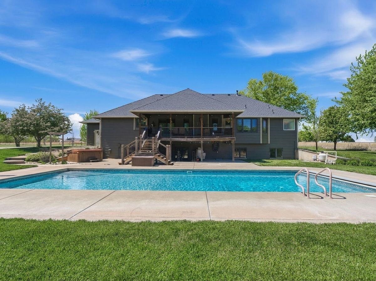 6402 Busy Bee Ct Property Photo 4
