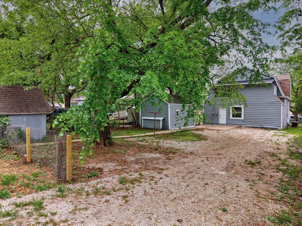1516 E 11th Ave Property Photo 33