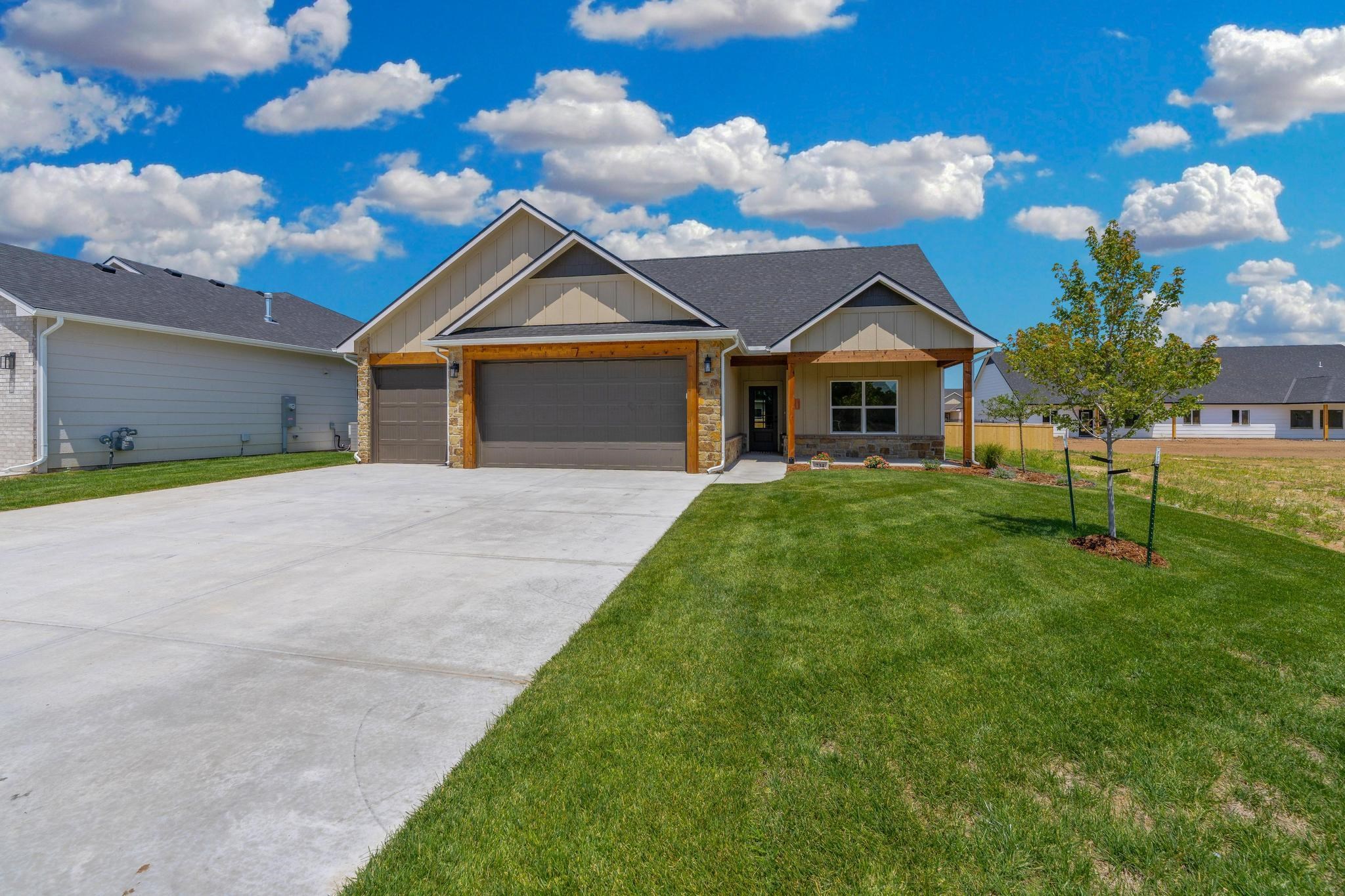 734 N Rainbow Lake Ct. Property Photo 4