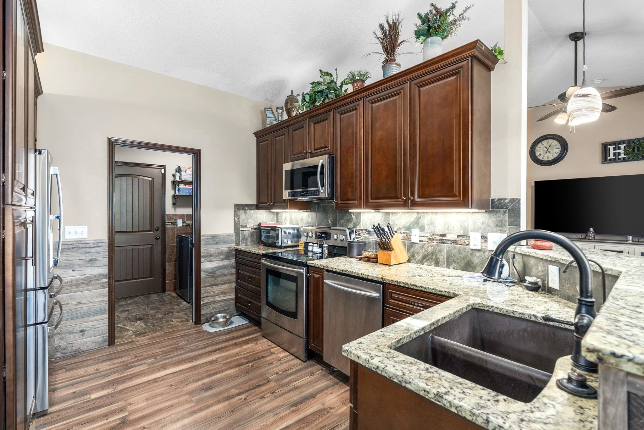 21249 Sw Meadowlark Rd Property Photo 10
