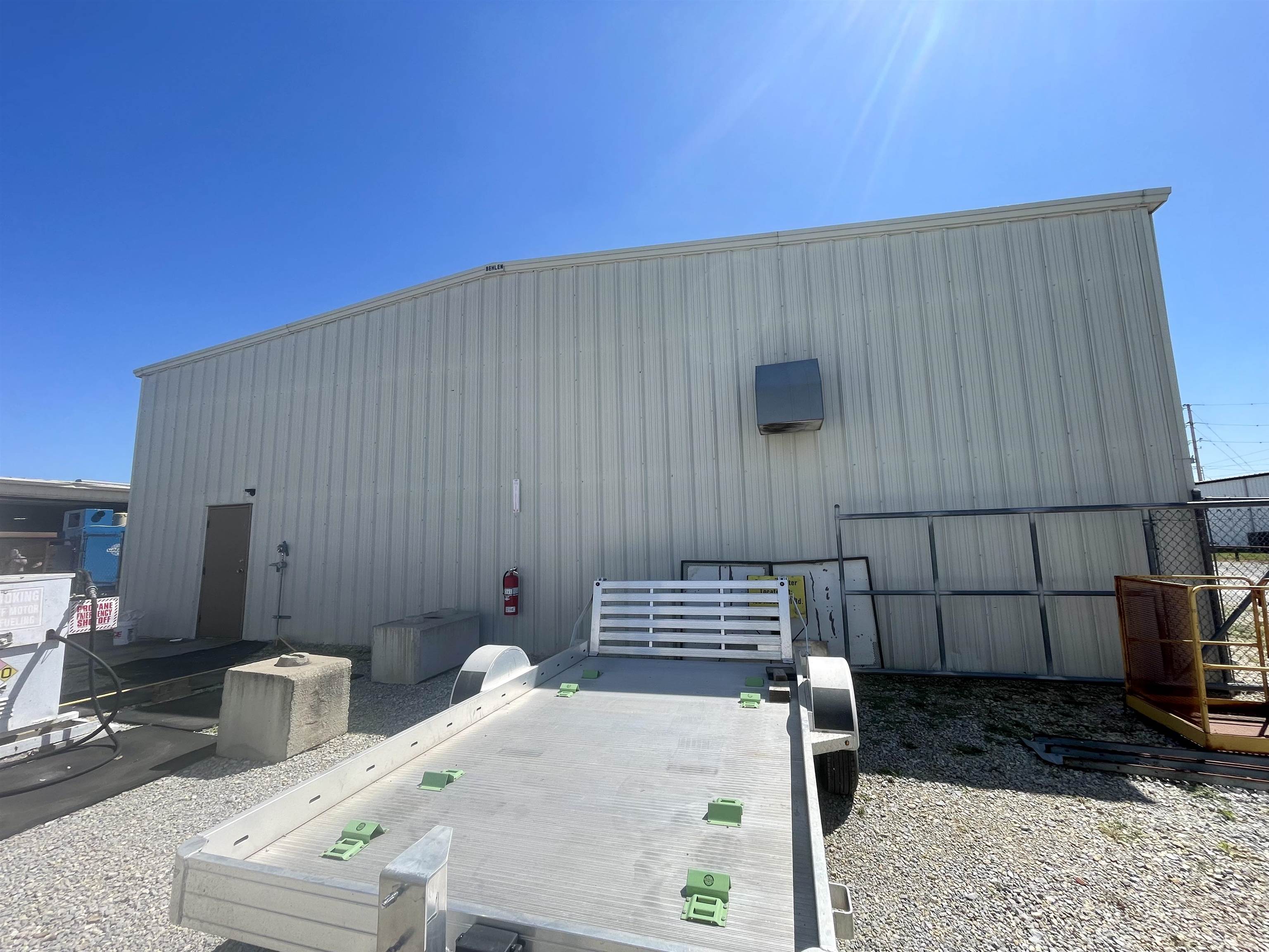 402 E Industrial St Property Photo 35