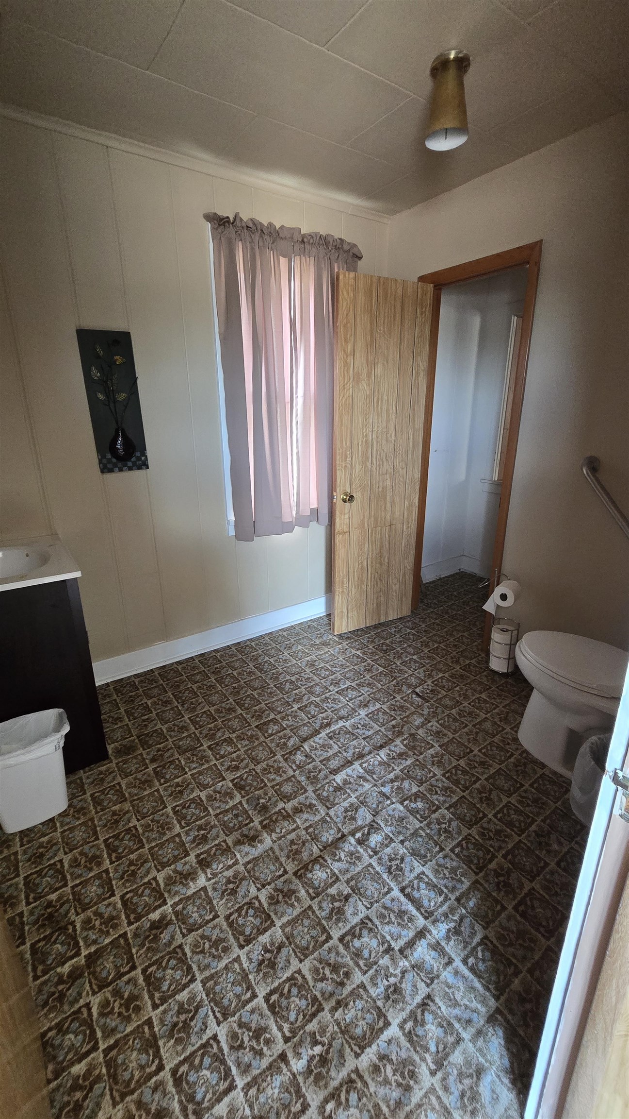 111 W 1st Property Photo 36