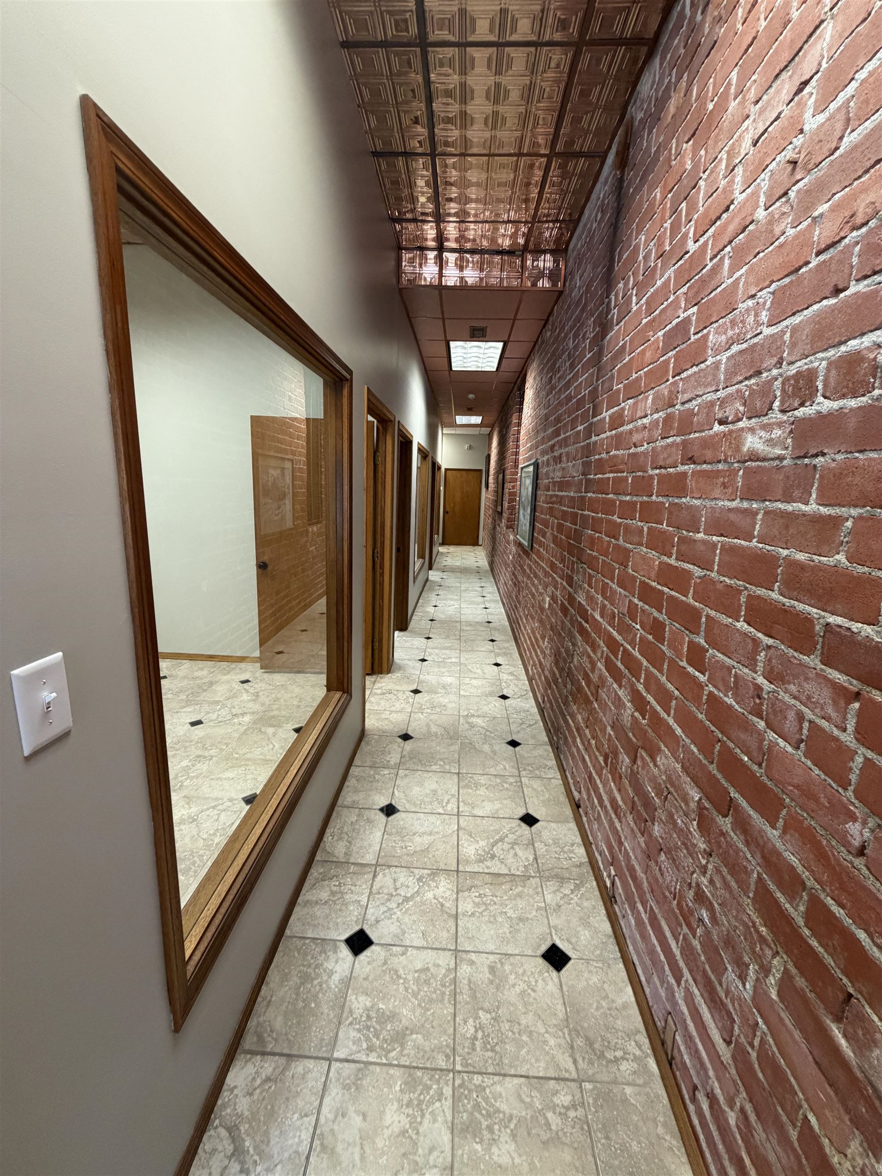 323 N Market Property Photo 10