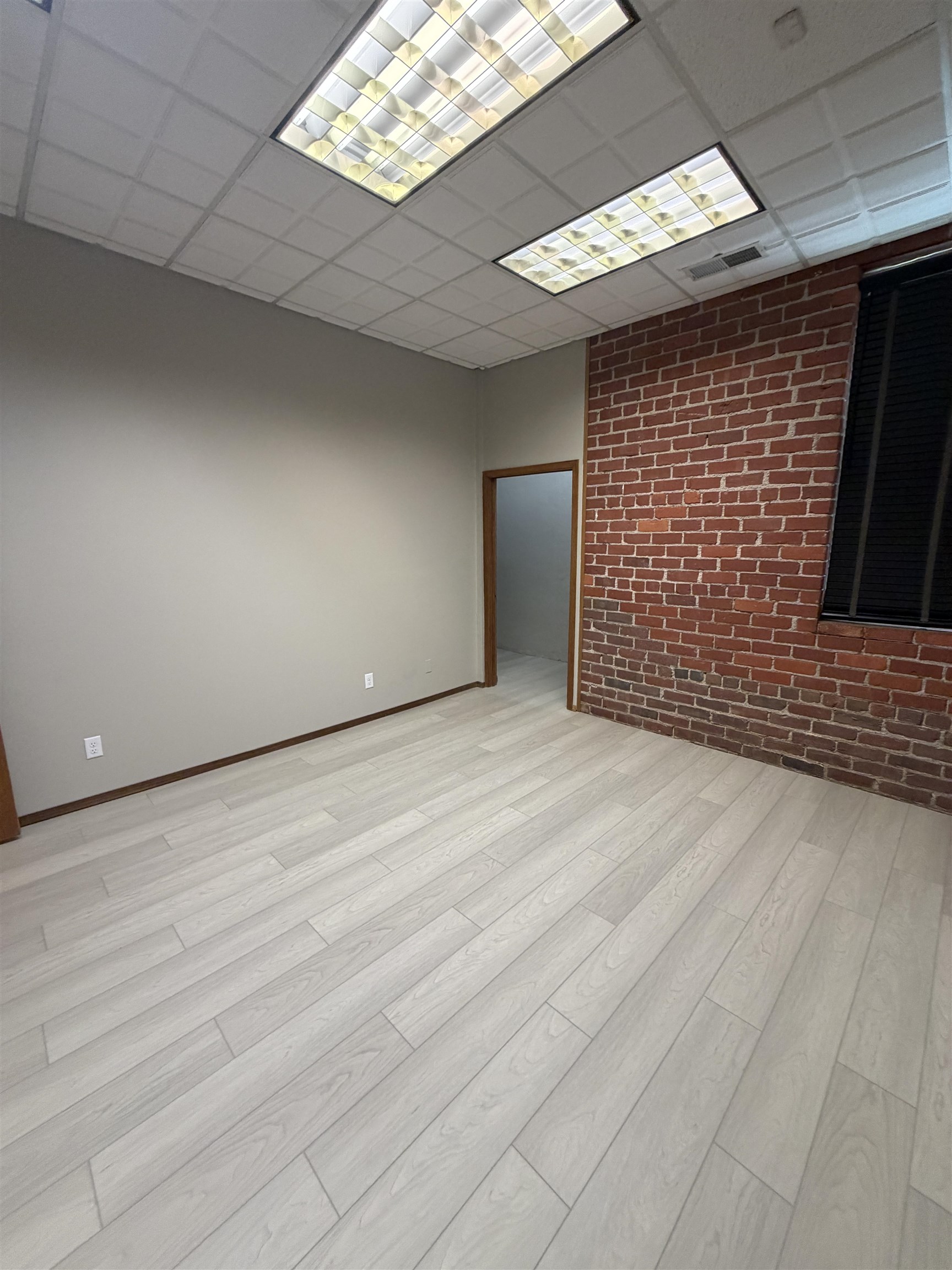 323 N Market Property Photo 14