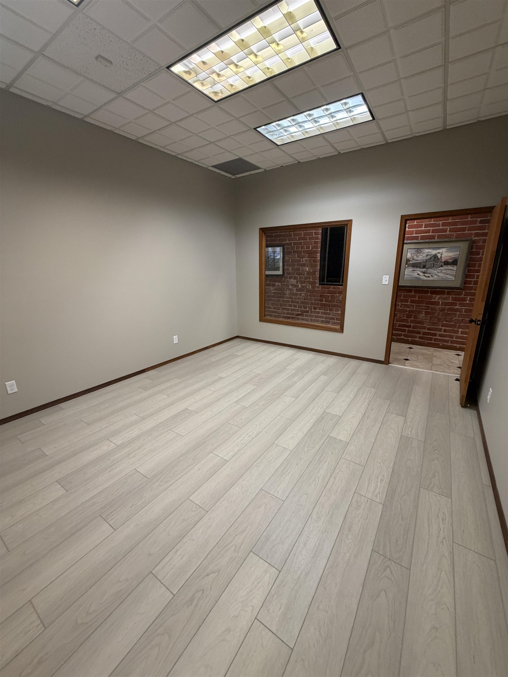 323 N Market Property Photo 16