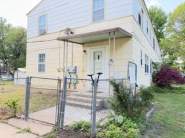 1119 S Pershing Ave Property Photo 1