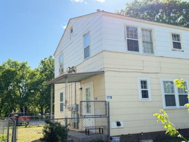 1119 S Pershing Ave Property Photo 4