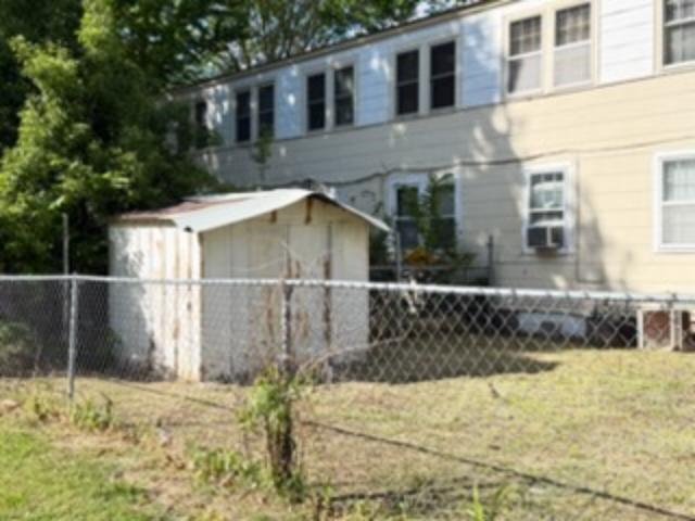 1119 S Pershing Ave Property Photo 6