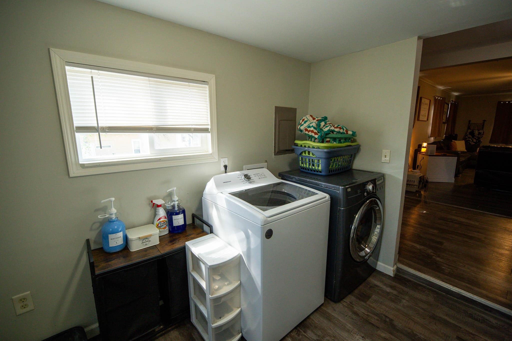 220 E 12th St. Property Photo 10