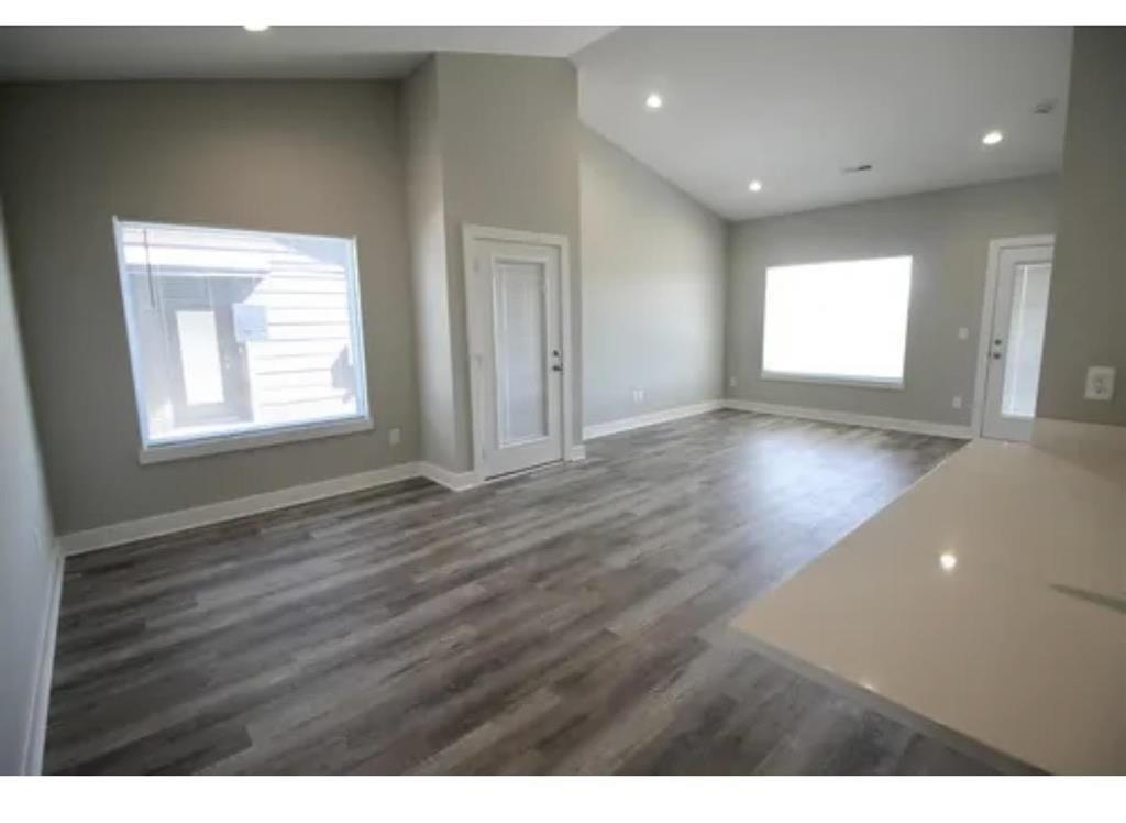 16215-16217 W Ike Ct Property Photo 2