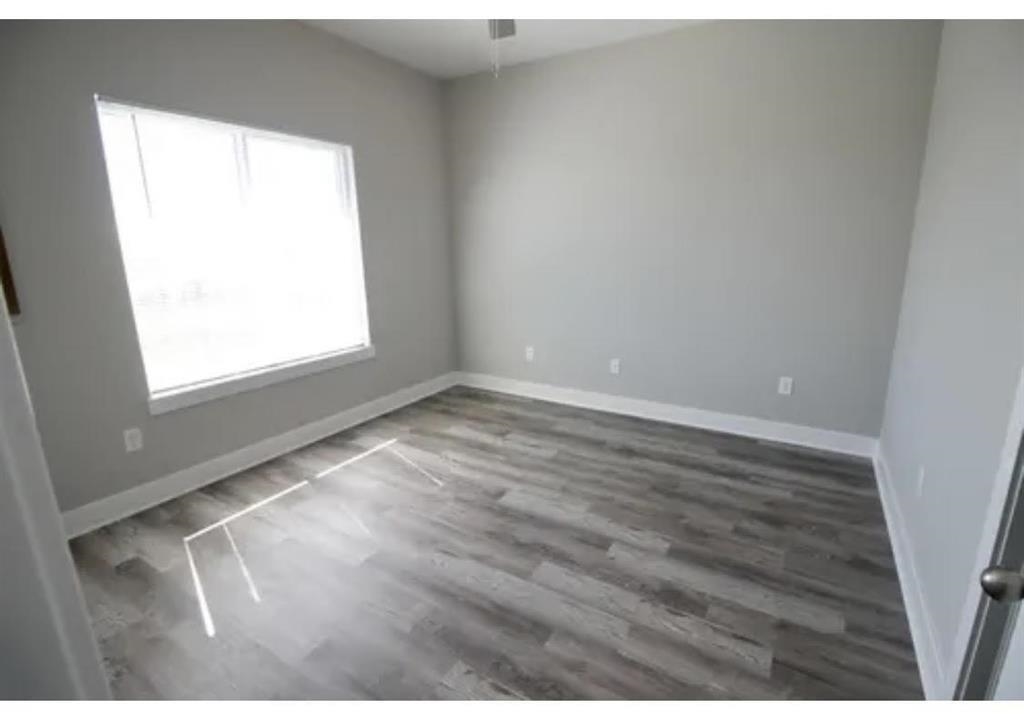 16215-16217 W Ike Ct Property Photo 5
