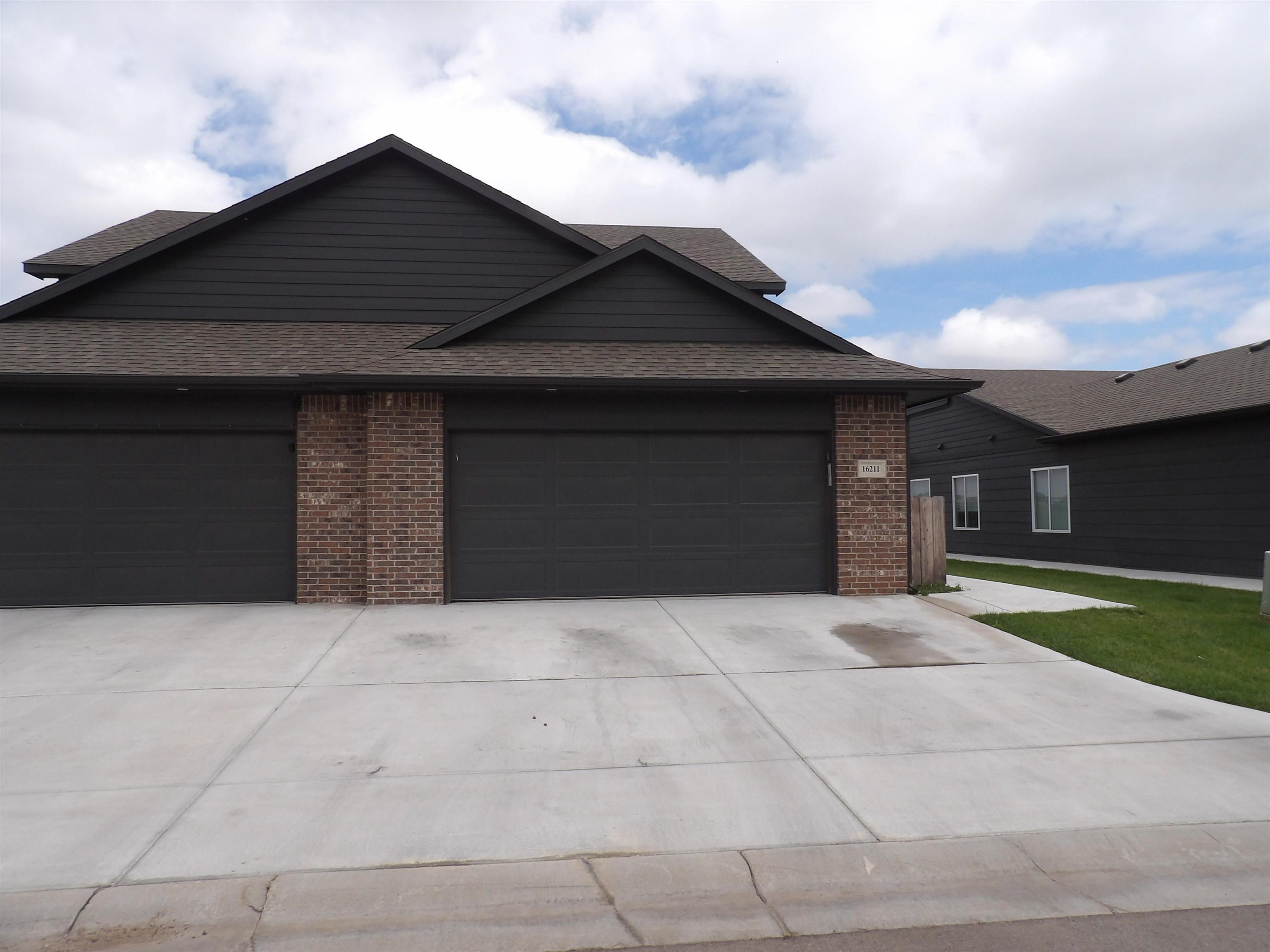 16211 W Ike Ct Property Photo 1