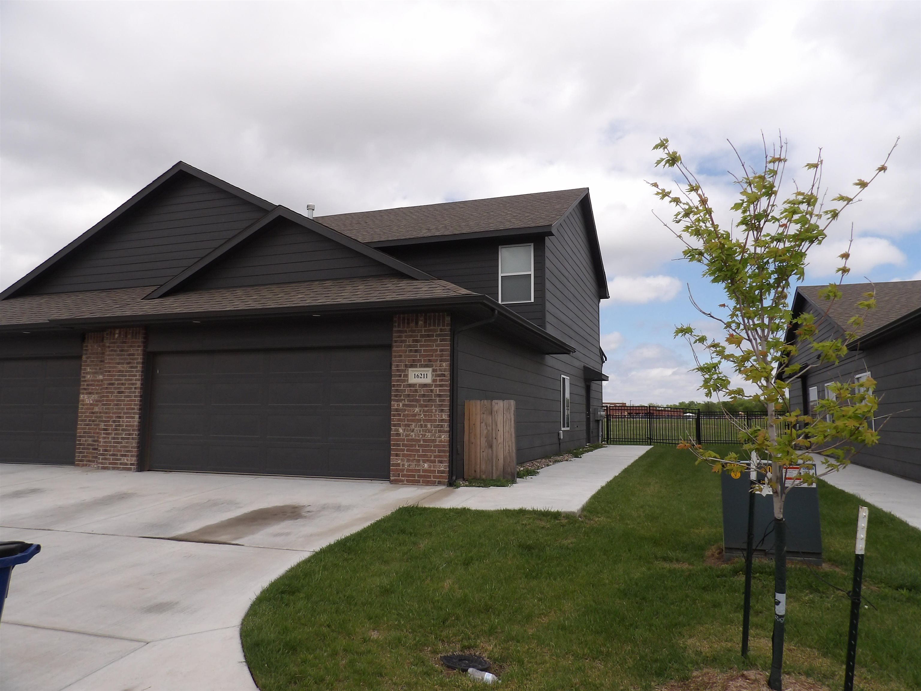 16211 W Ike Ct Property Photo 2