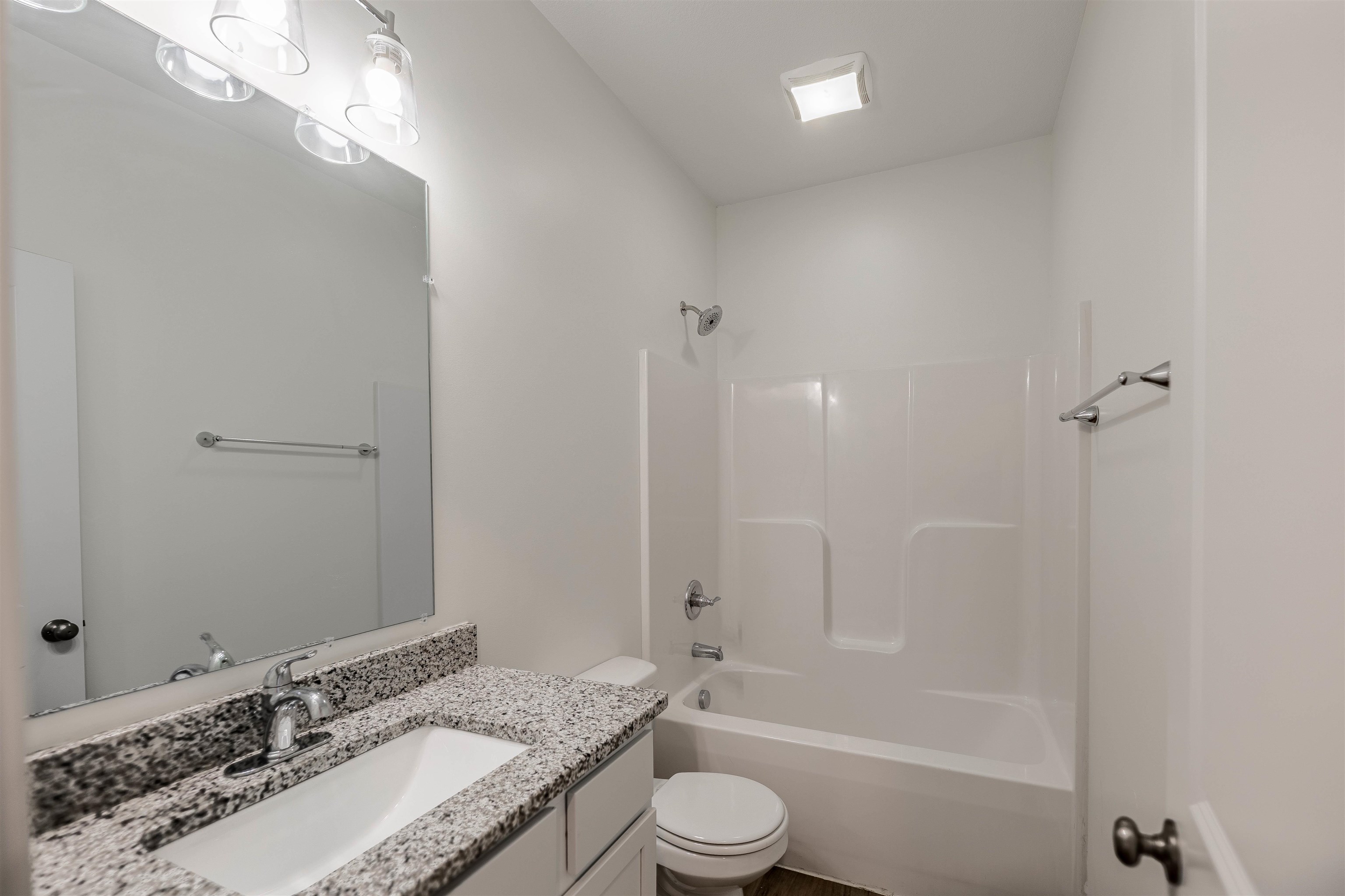 5765 E Bristol Property Photo 4