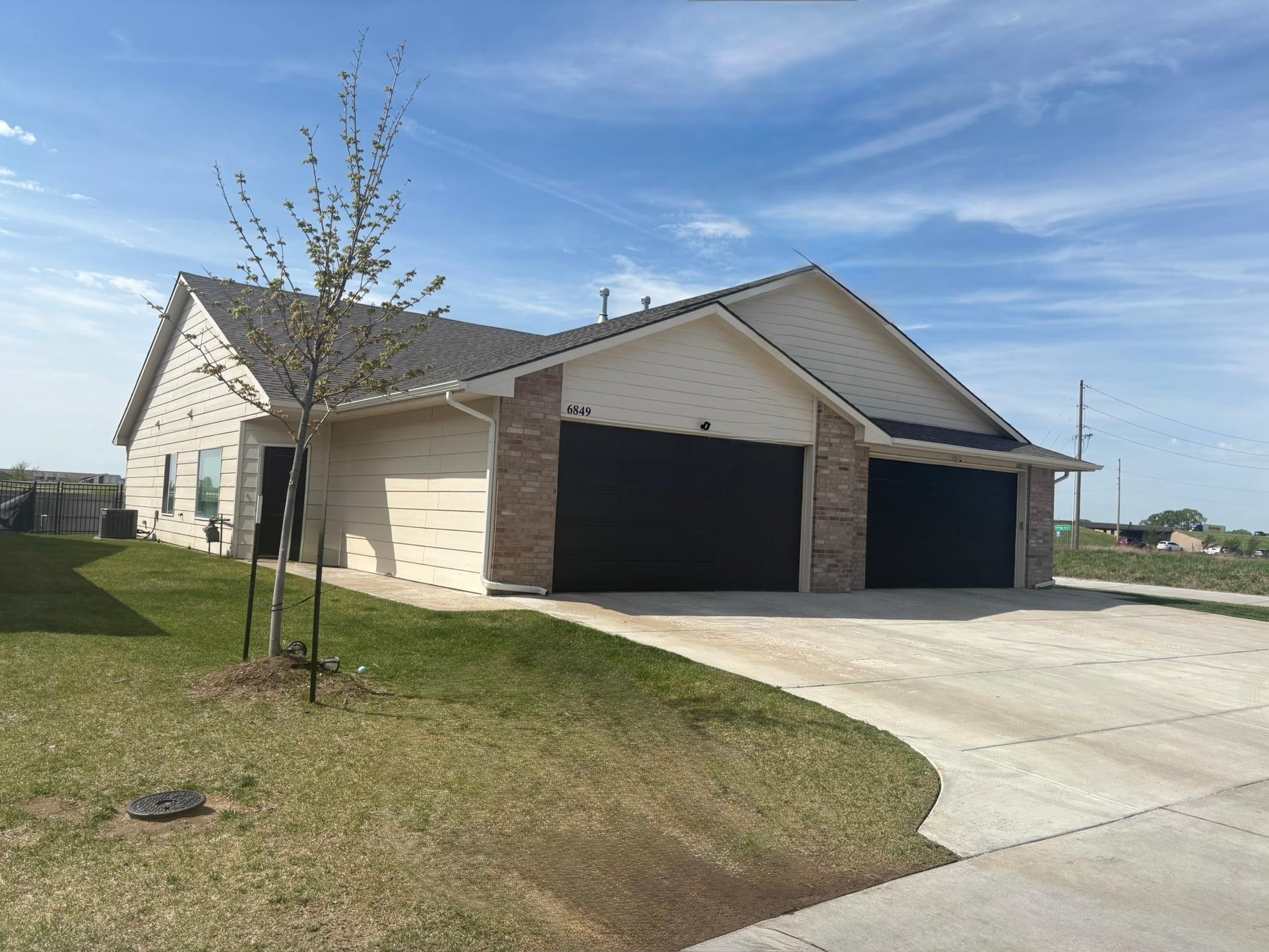 6849-6851 W Kollmeyer Property Photo 1