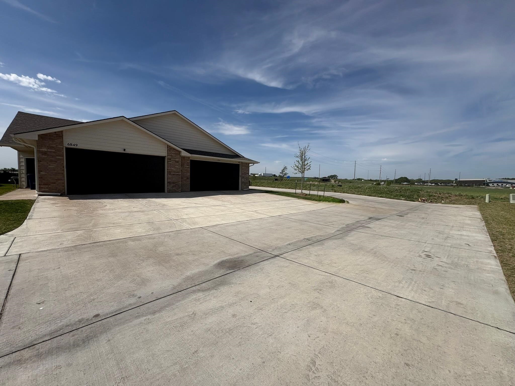 6849-6851 W Kollmeyer Property Photo 2