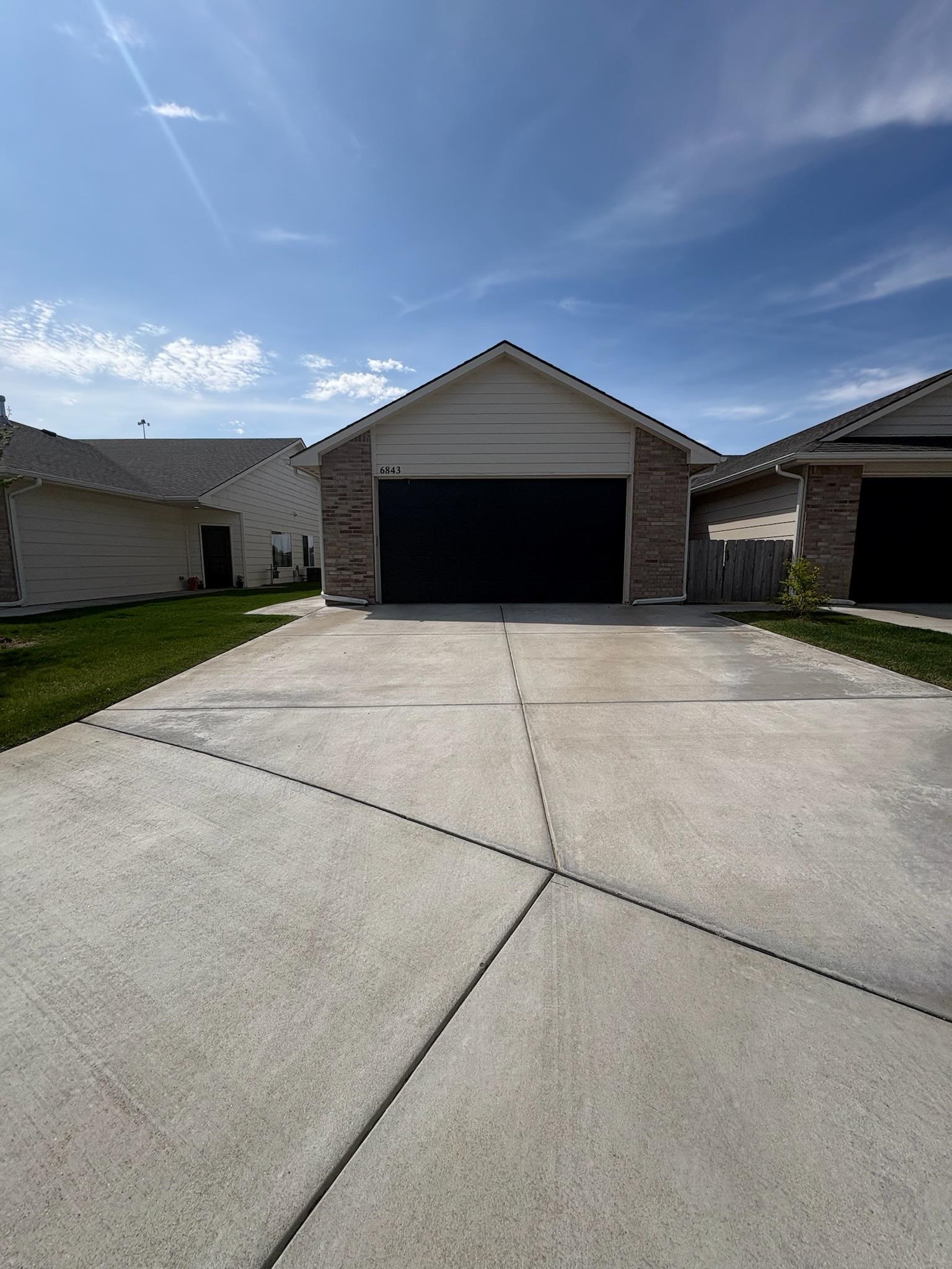 6843-6845 W Kollmeyer Property Photo 3