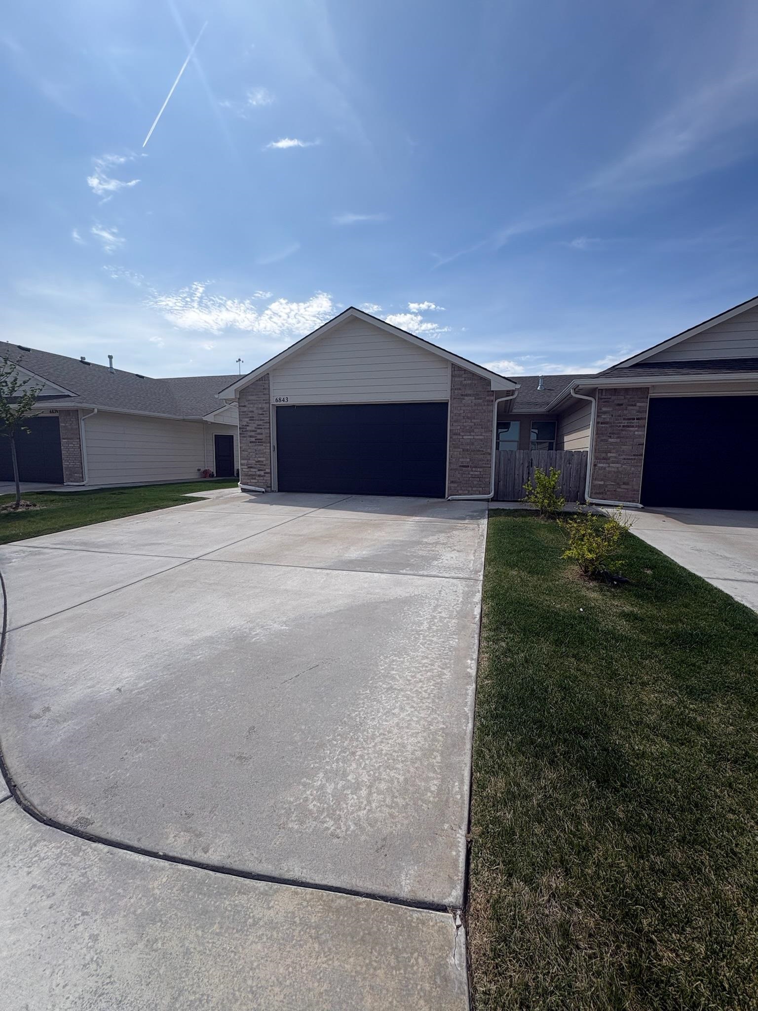 6843-6845 W Kollmeyer Property Photo 4