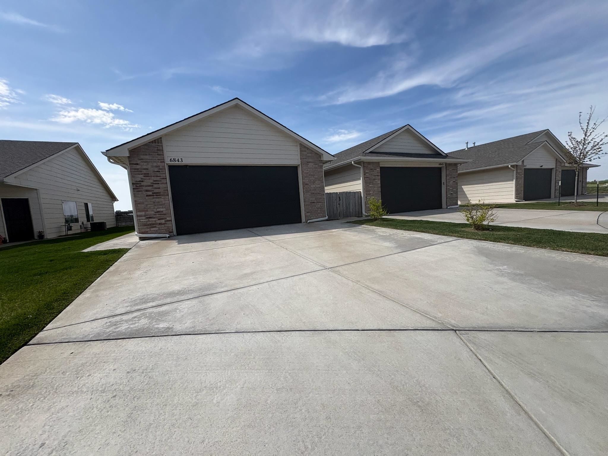 6843-6845 W Kollmeyer Property Photo 6