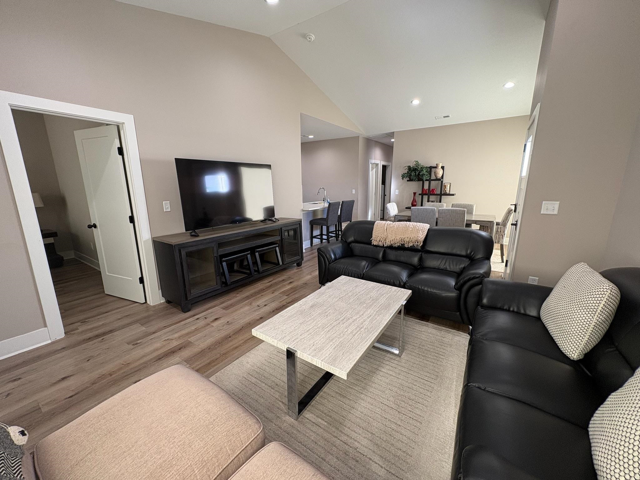 6843-6845 W Kollmeyer Property Photo 11