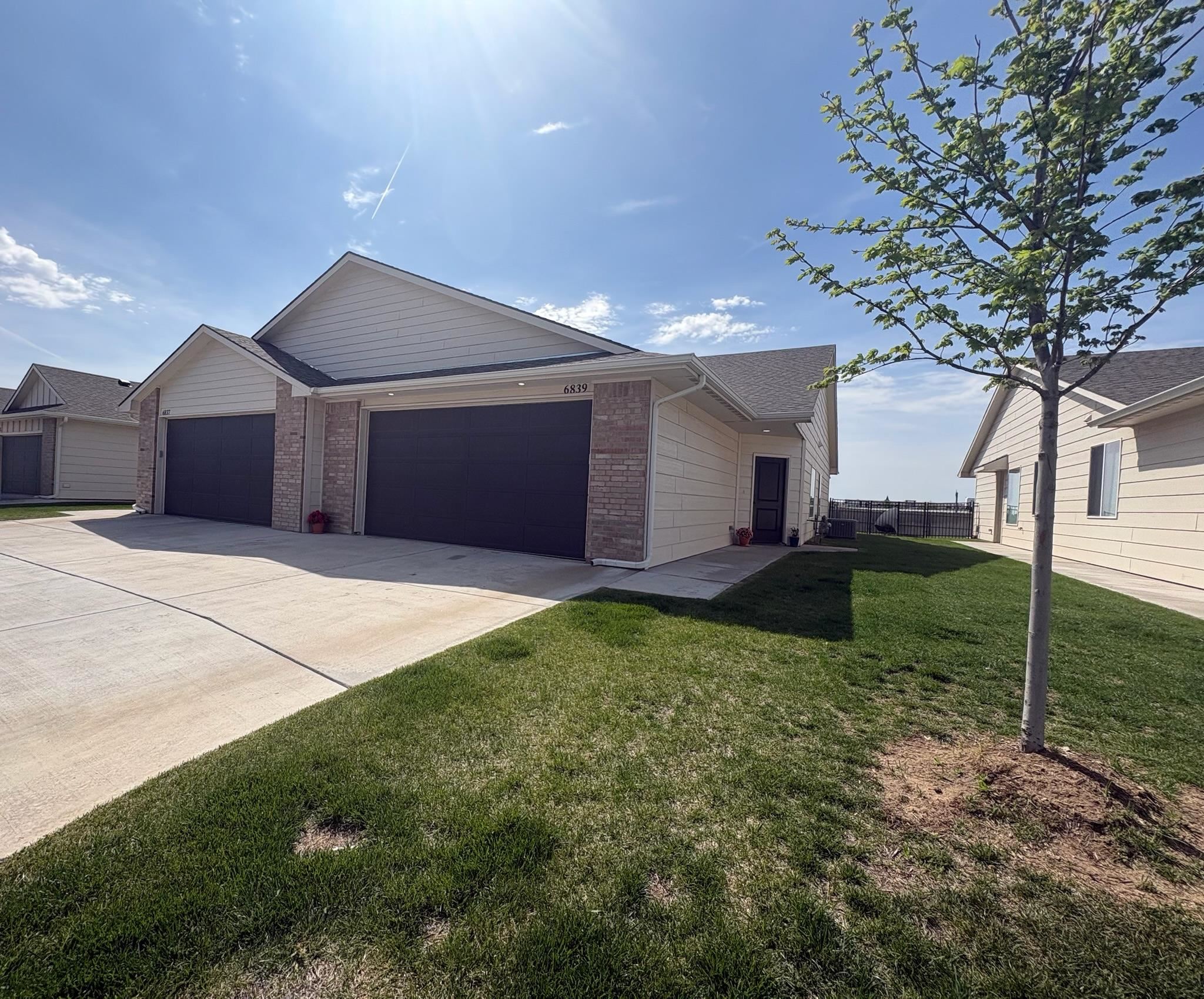 6837-6839 W Kollmeyer Property Photo 2